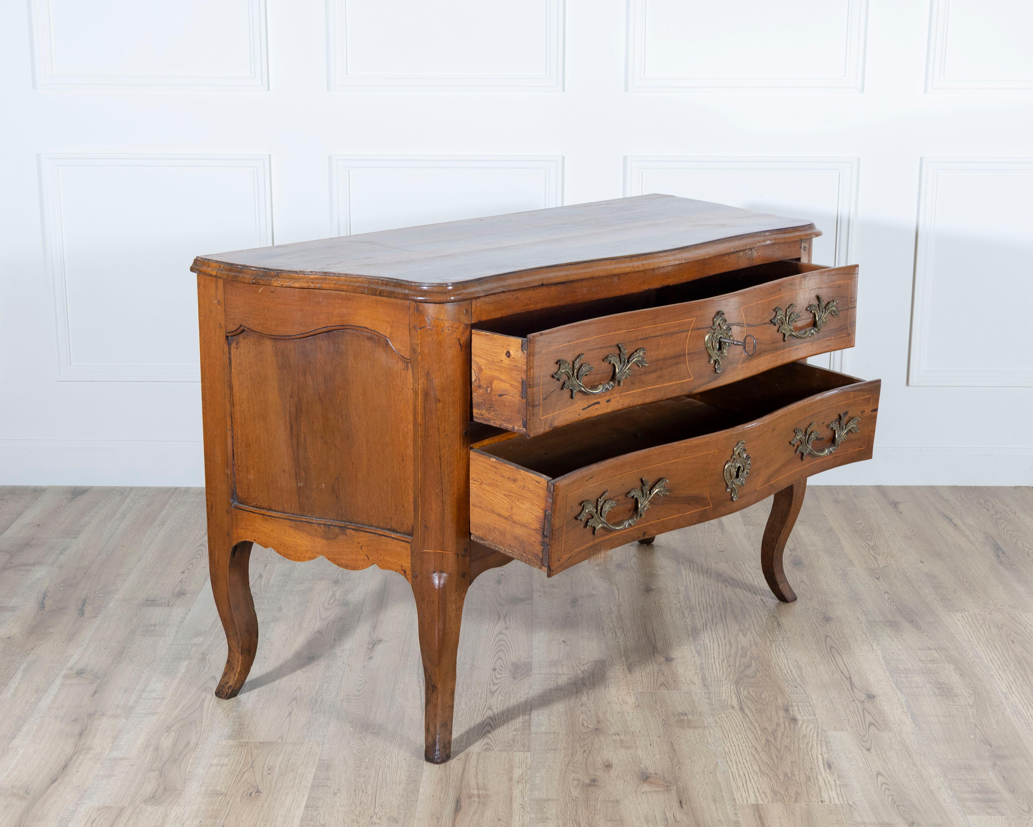 18th Century Louis XV Walnut Commode with Serpentine Front and Bronze Hardware For Sale 1
