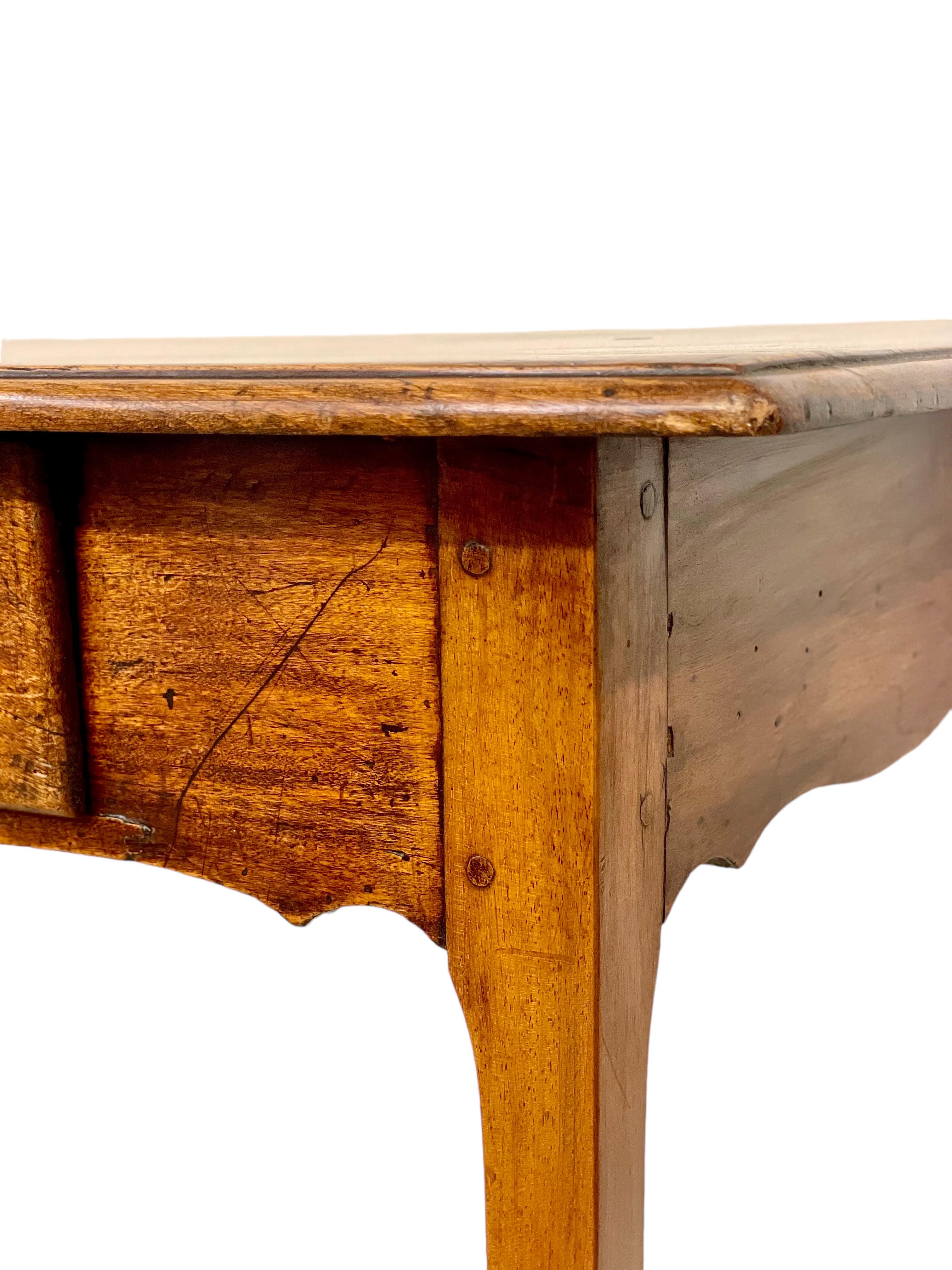 18th Century Louis XV Walnut Table or Ladies Desk For Sale 7