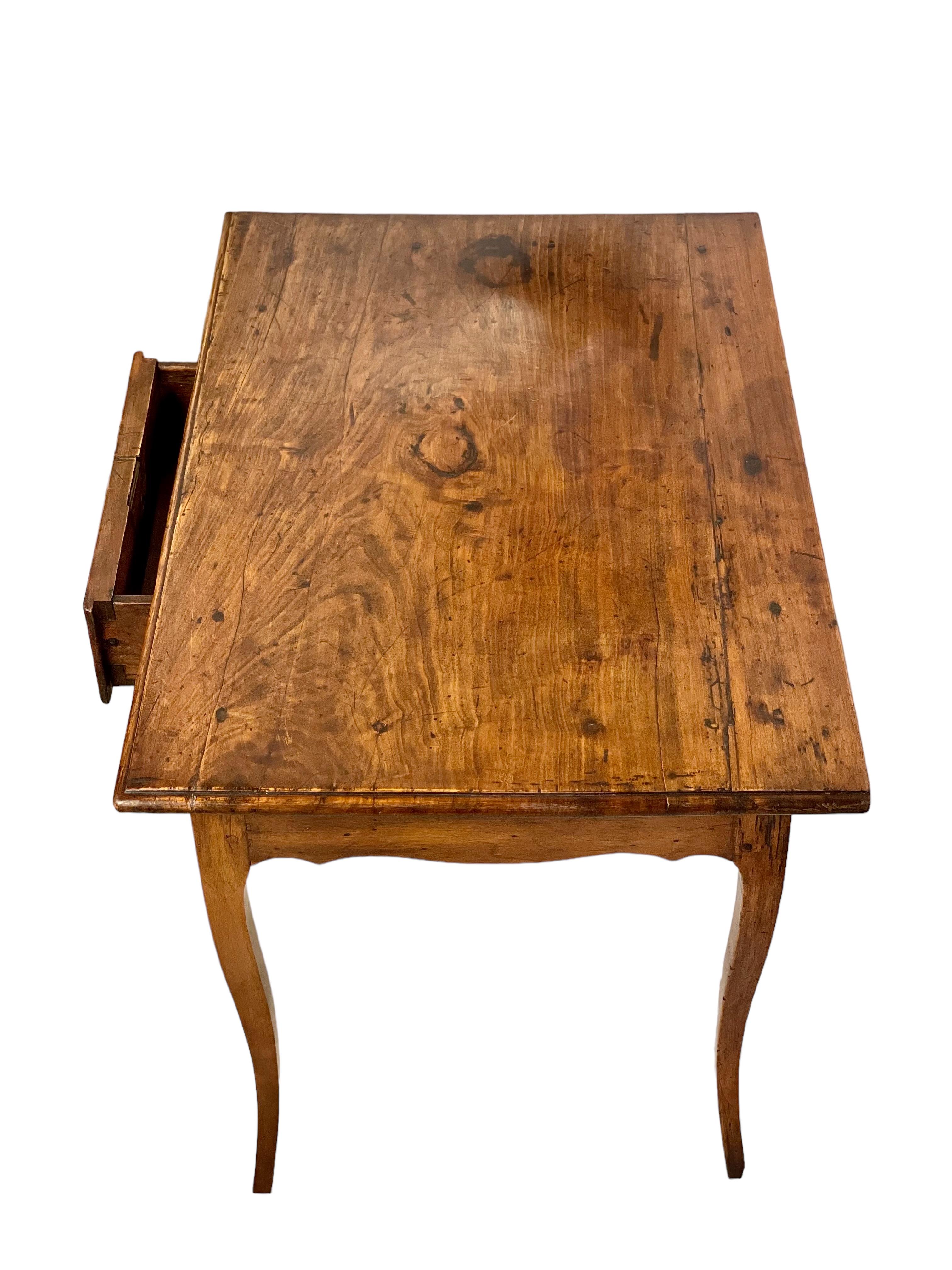 18th Century Louis XV Walnut Table or Ladies Desk For Sale 3