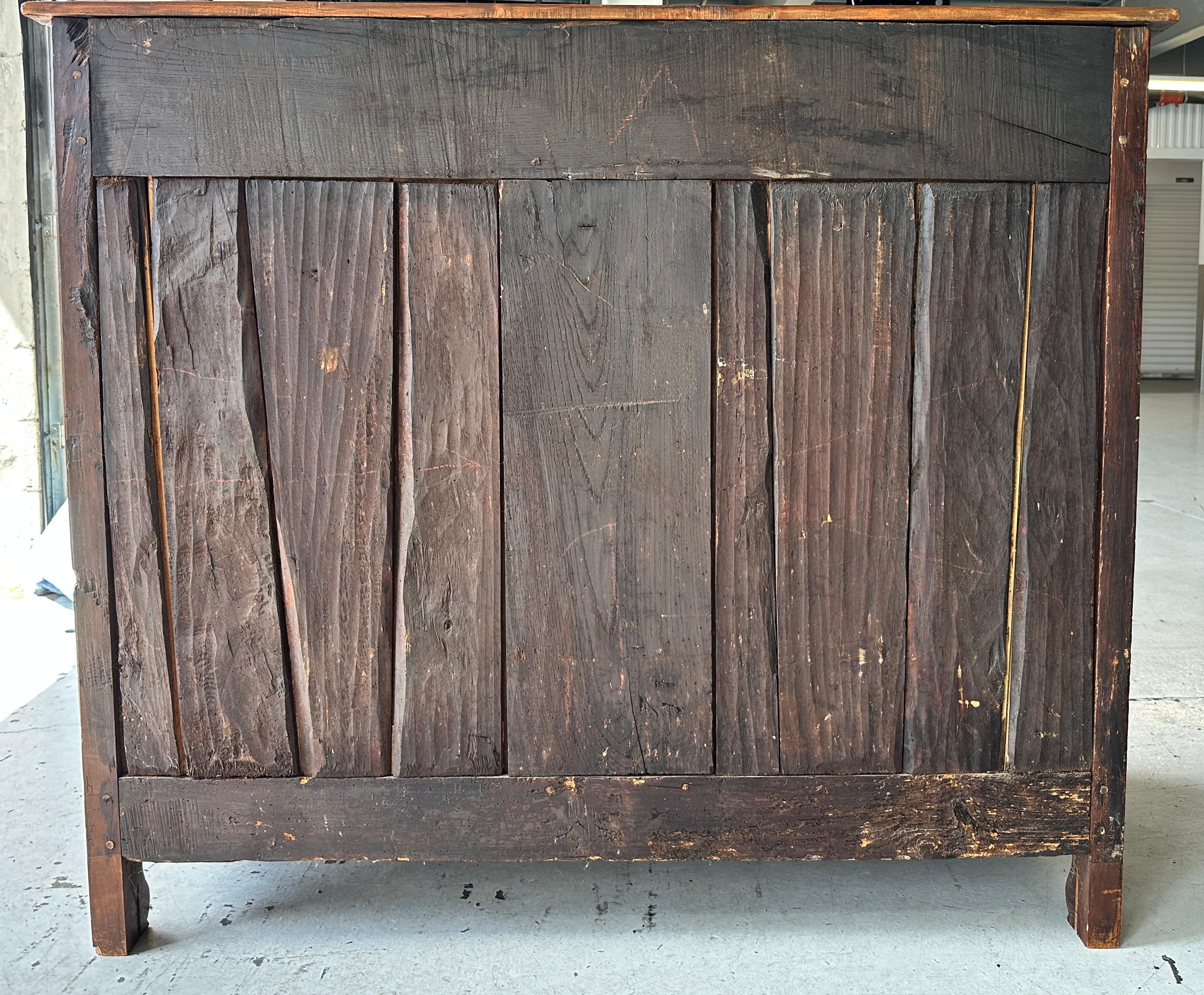 Buffet in legno di noce Luigi XV del XVIII secolo proveniente dalla Provenza, Francia in vendita 3