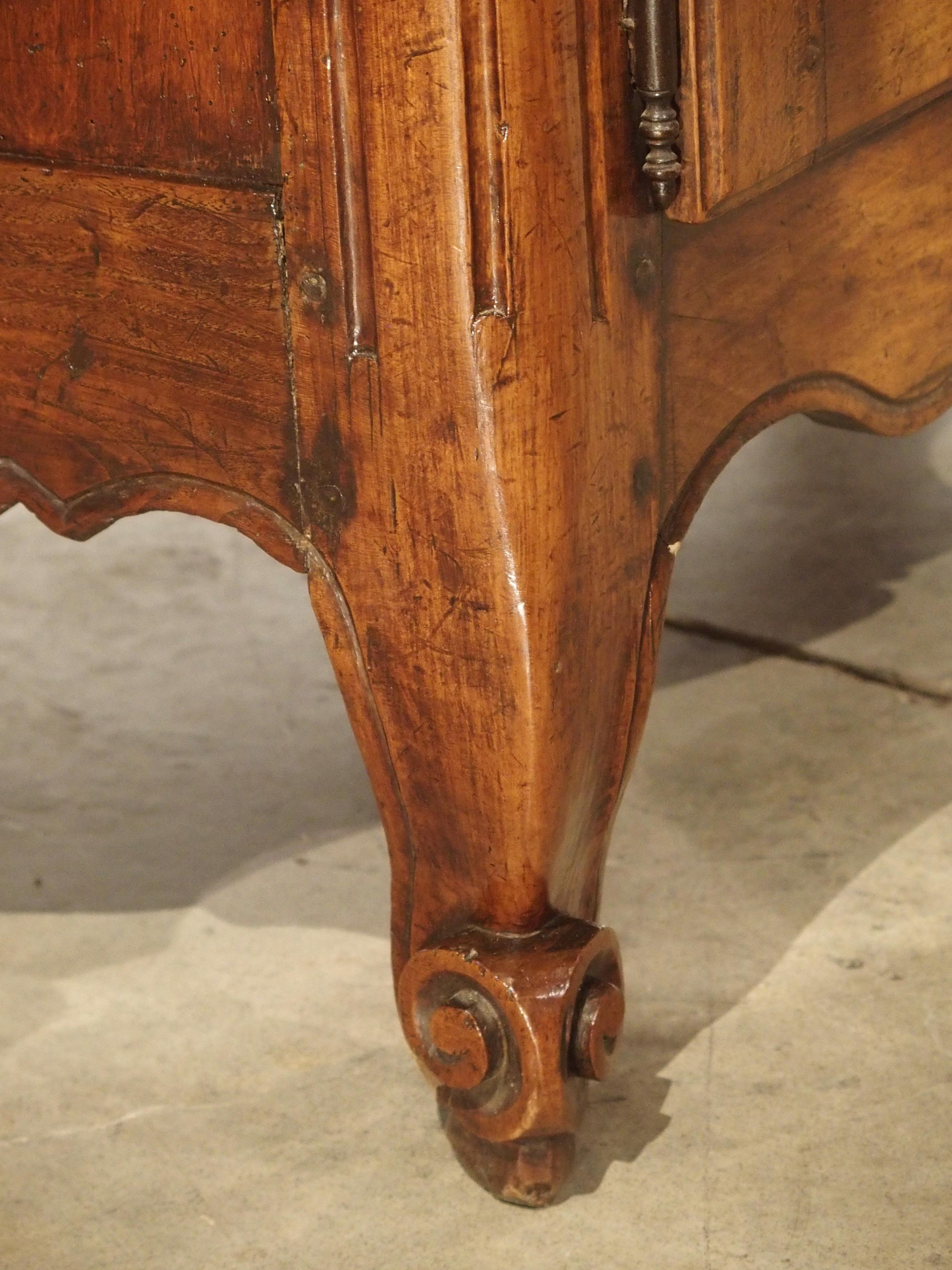 18th Century Louis XV Walnut Wood Buffet from Provence, France 5