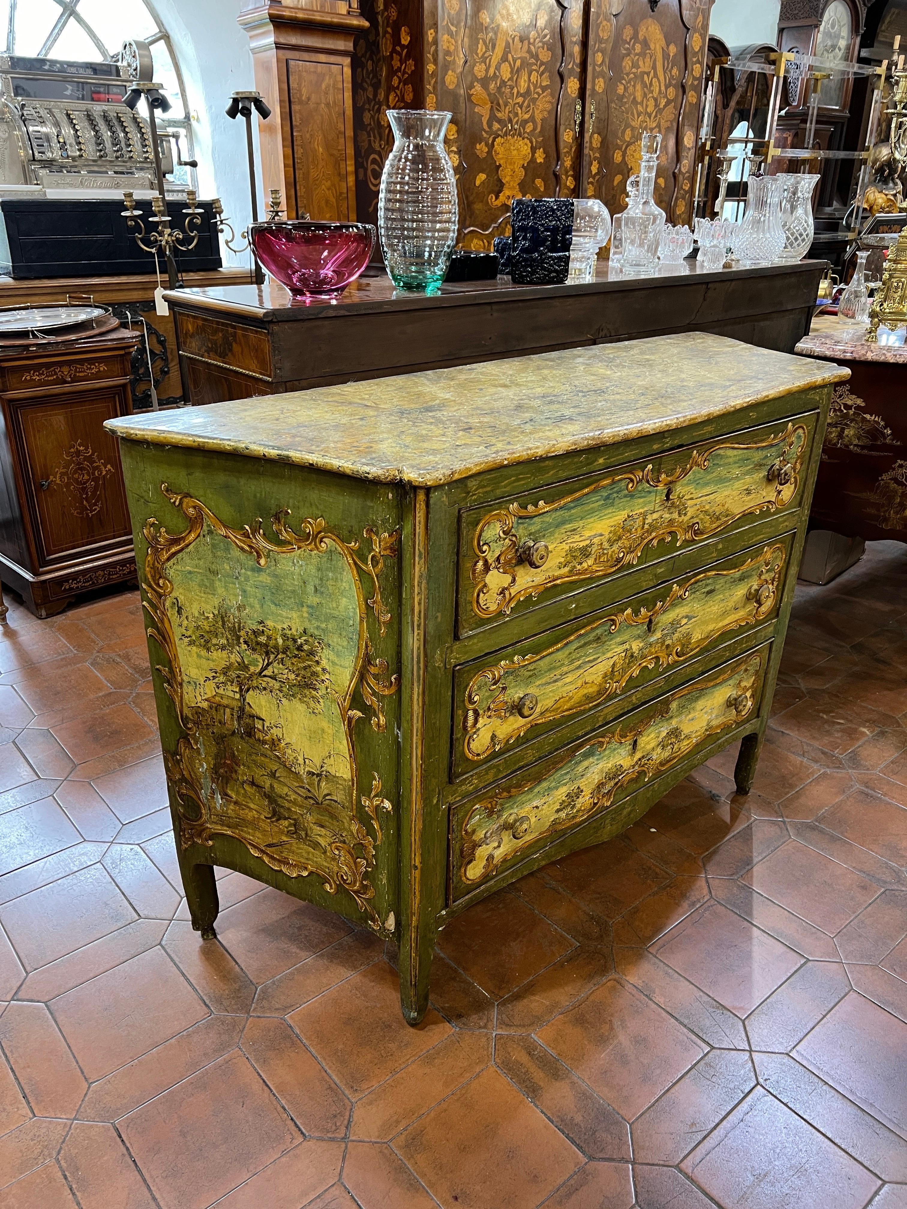 Italian 18th Century Louis XV Wood Painted  Chest of Drawers 1700-1750