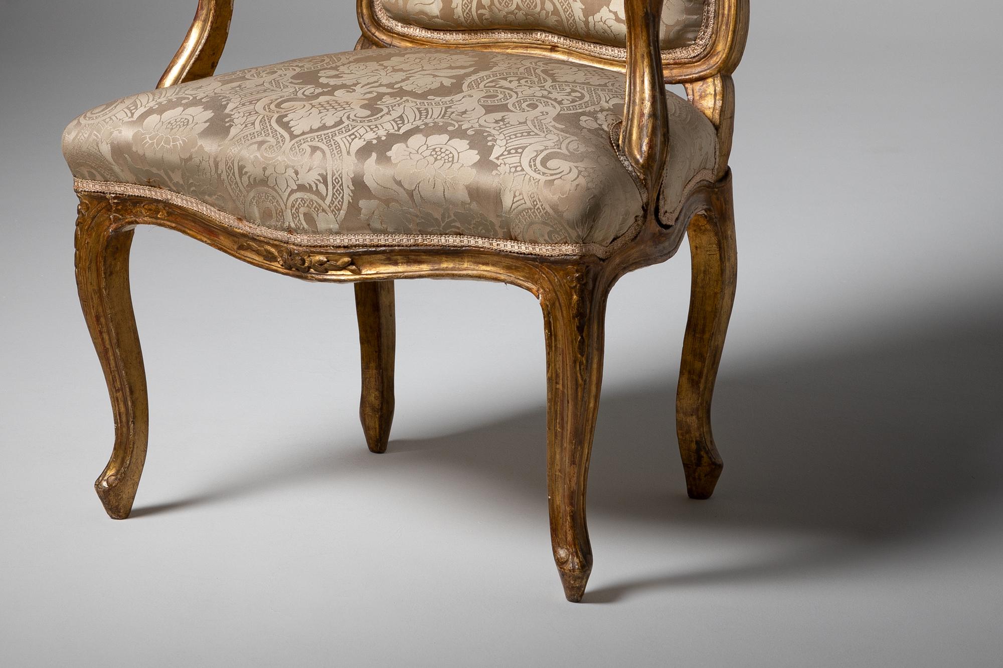 Louis XVI-Sessel aus geschnitztem und vergoldetem Holz aus dem 18. (Französisch) im Angebot