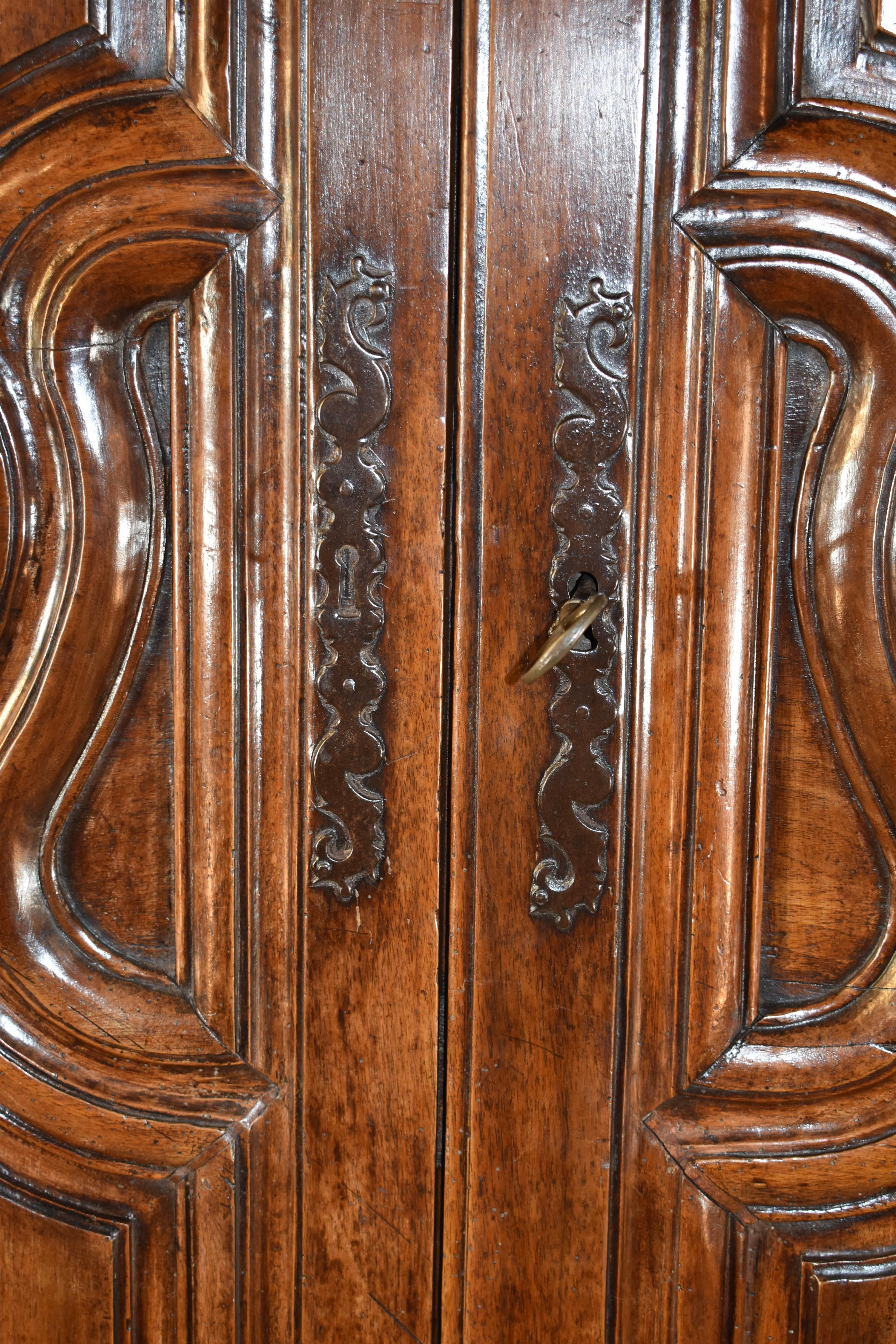 18th Century Louis XVI Armoire For Sale 3