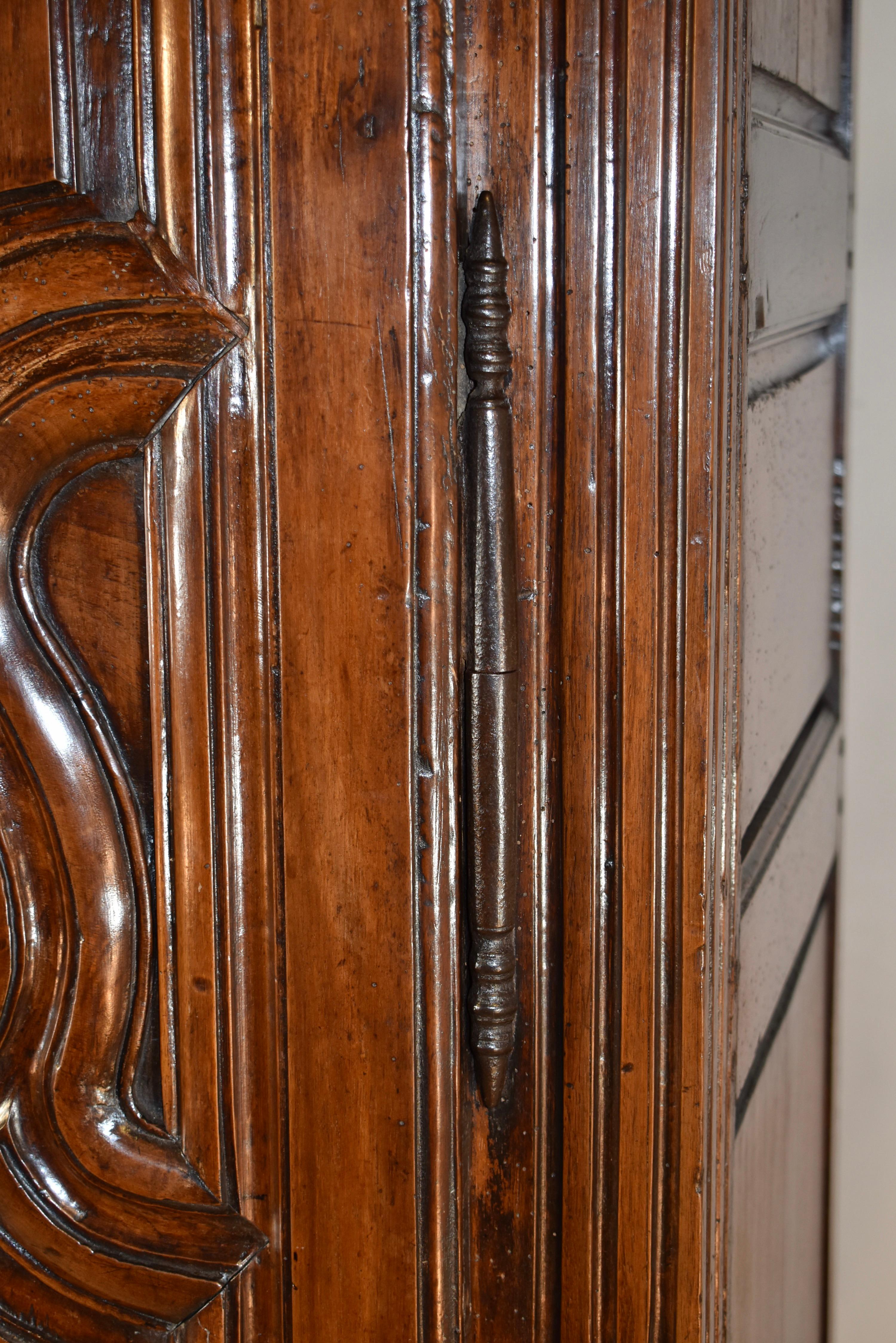 18th Century Louis XVI Armoire For Sale 4