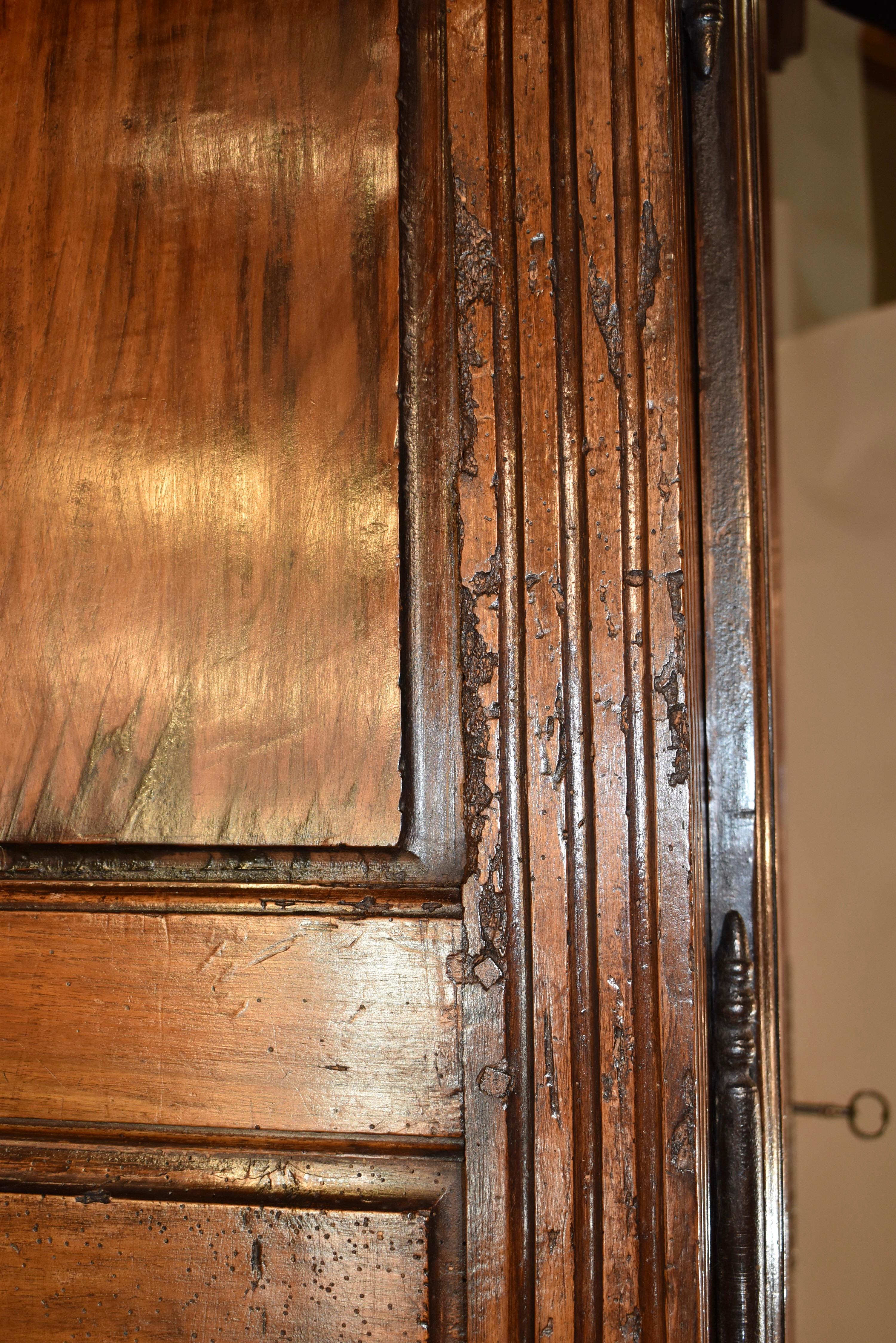 18th Century Louis XVI Armoire In Good Condition For Sale In High Point, NC