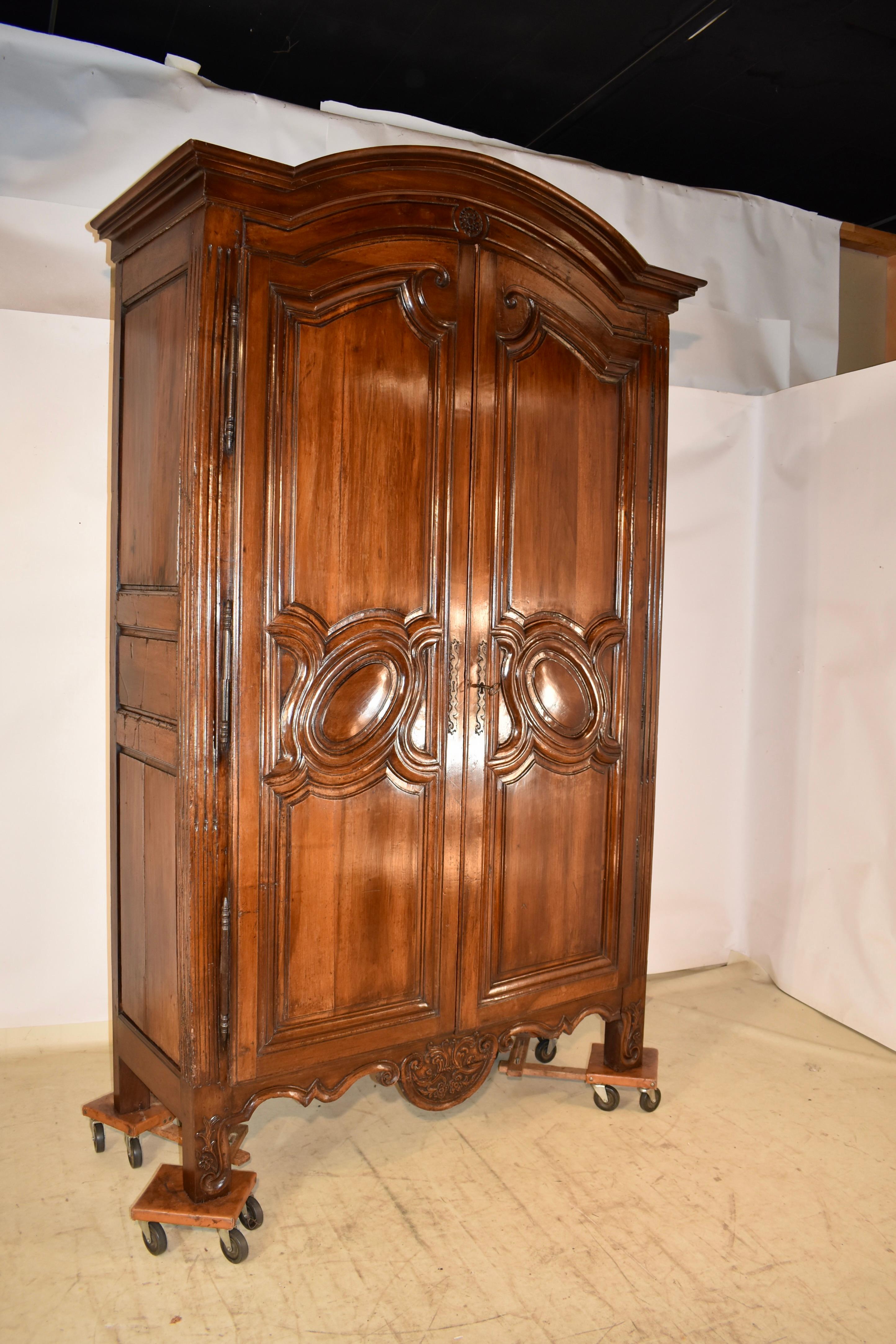 18th Century and Earlier 18th Century Louis XVI Armoire For Sale