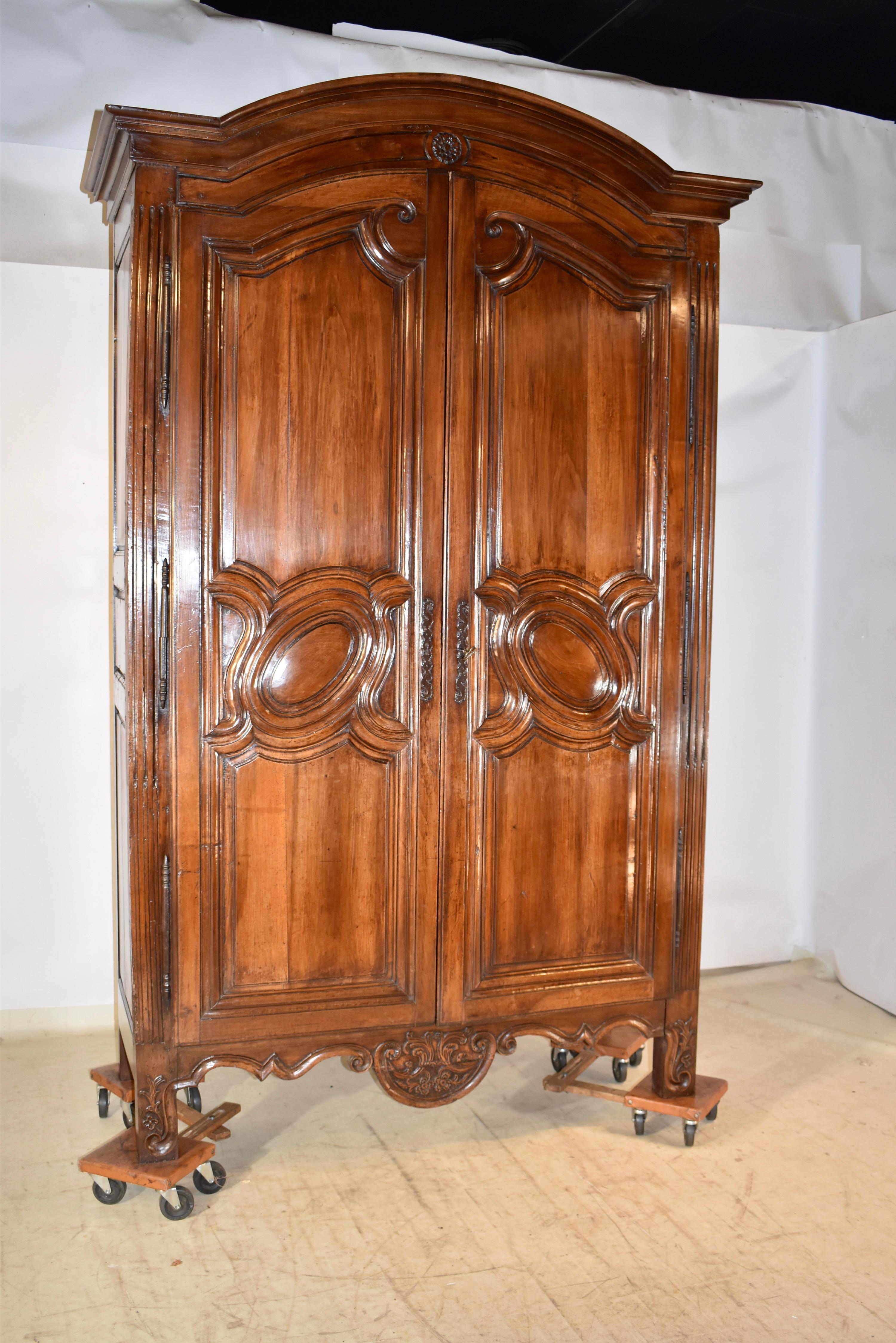 18th Century Louis XVI Armoire For Sale 2