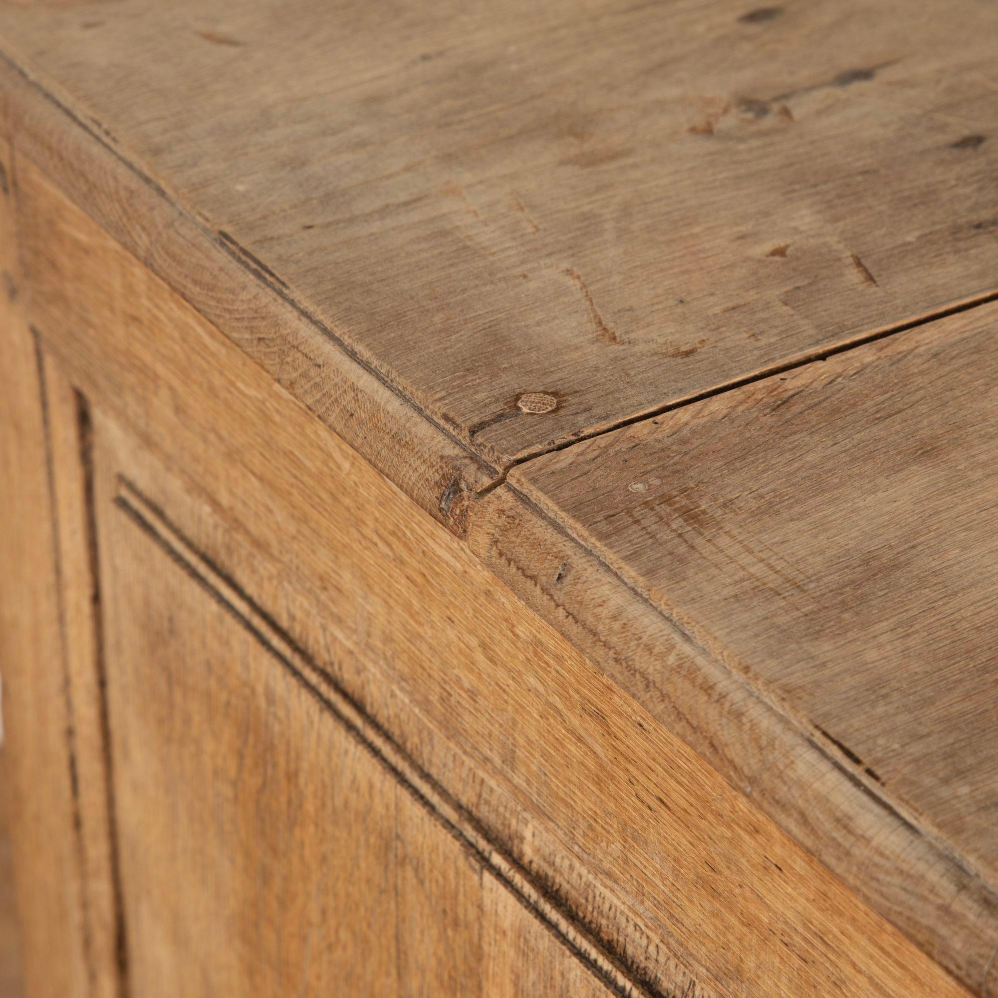 Commode in Oak sbiancato Luigi XVI del XVIII secolo in vendita 2