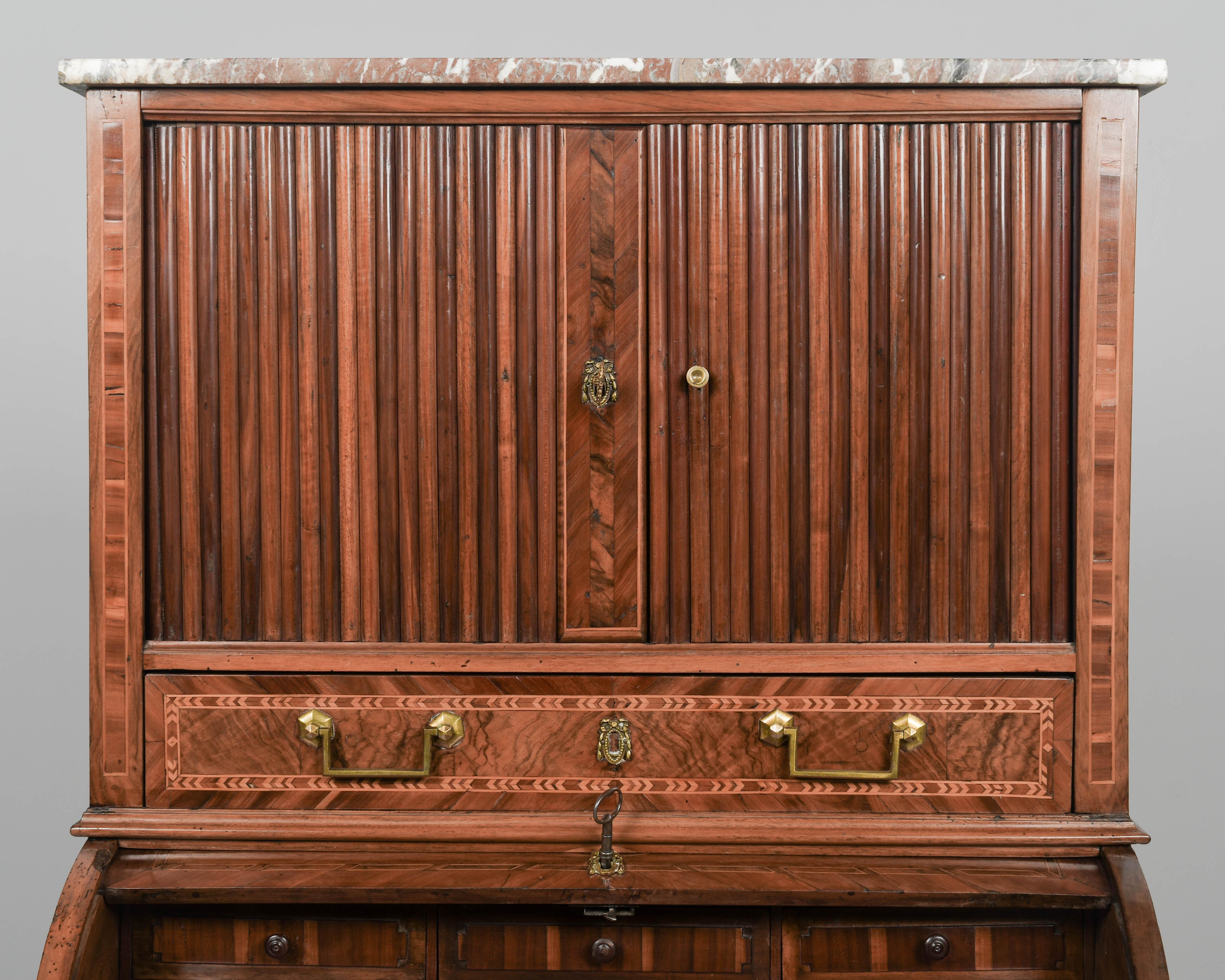 18. Jahrhundert Louis XVI Bureau à Cylindre oder Roll-Top-Schreibtisch im Angebot 3