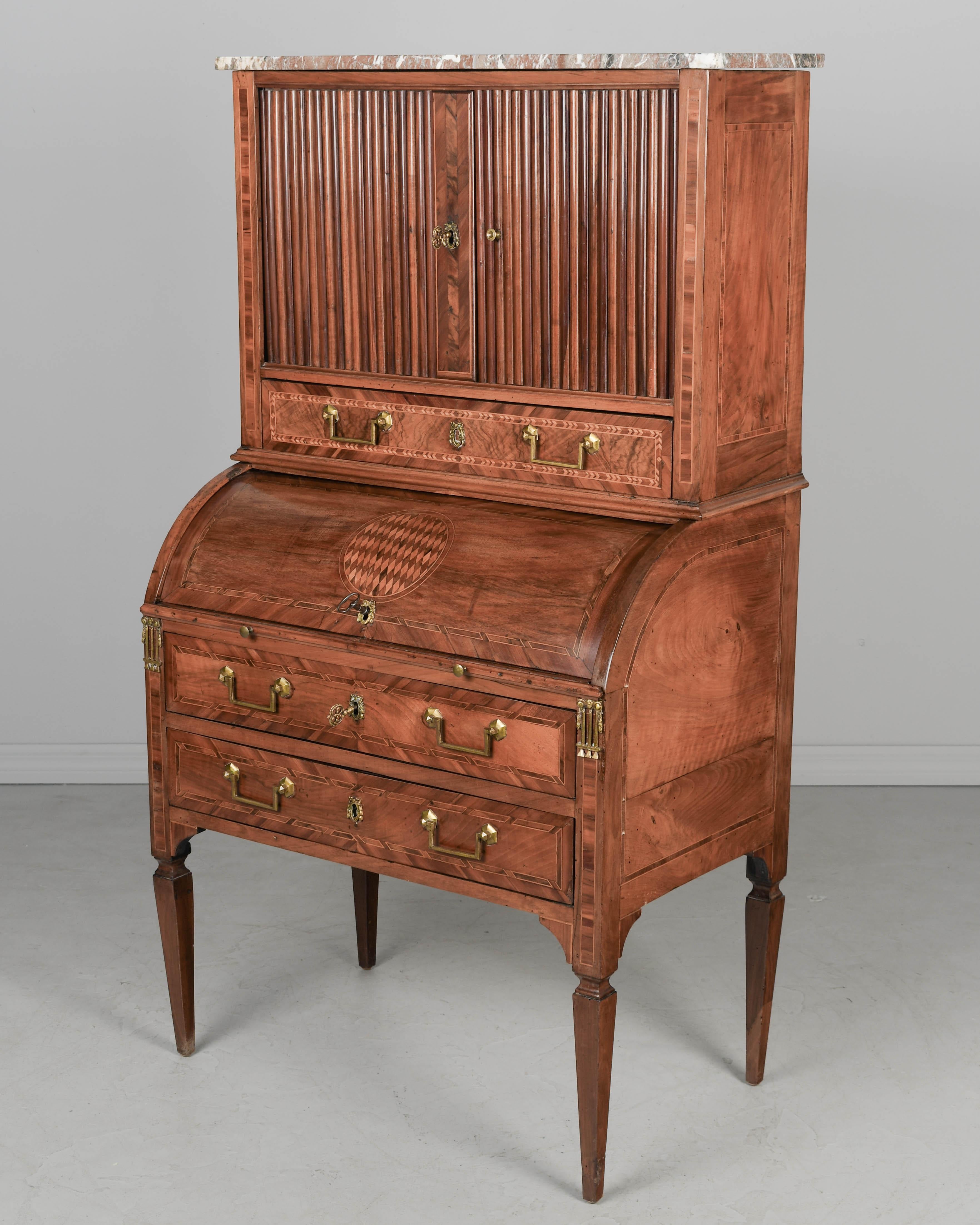 18. Jahrhundert Louis XVI Bureau à Cylindre oder Roll-Top-Schreibtisch (Gegossen) im Angebot