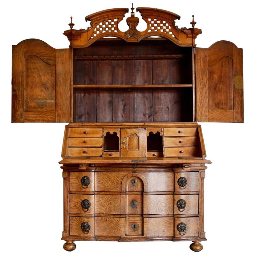 18th Century Louis XVI Bureau in Elm For Sale