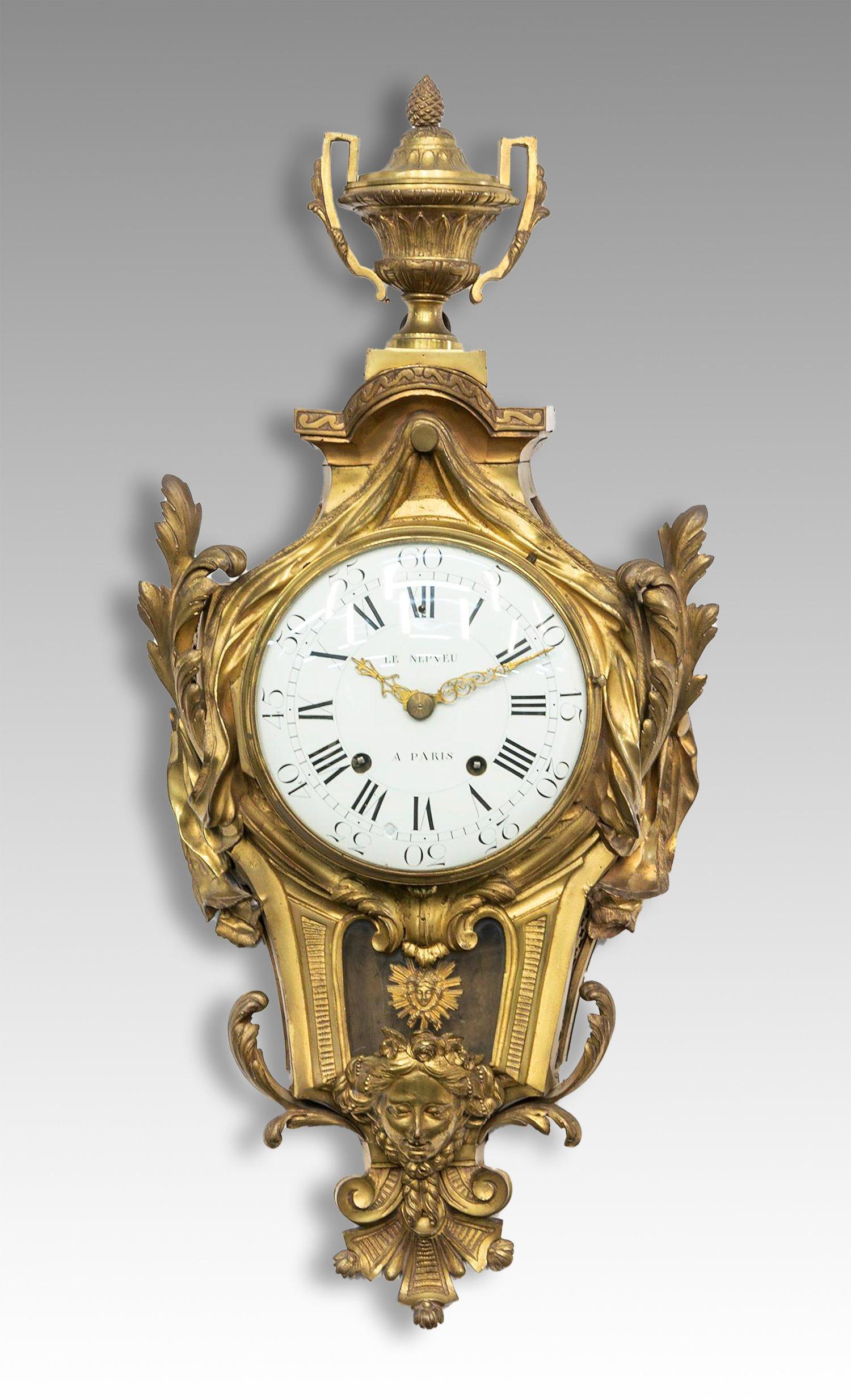 Eine seltene Kartelluhr aus Ormolu des 18. Jahrhunderts von Nicolas-Antoine Le Nepveu aus Paris. Diese außergewöhnliche Cartel-Uhr in einem vergoldeten Bronze- oder Ormolu-Gehäuse ist noch mit ihrem Originalmechanismus ausgestattet. Das 8-Tage-Werk