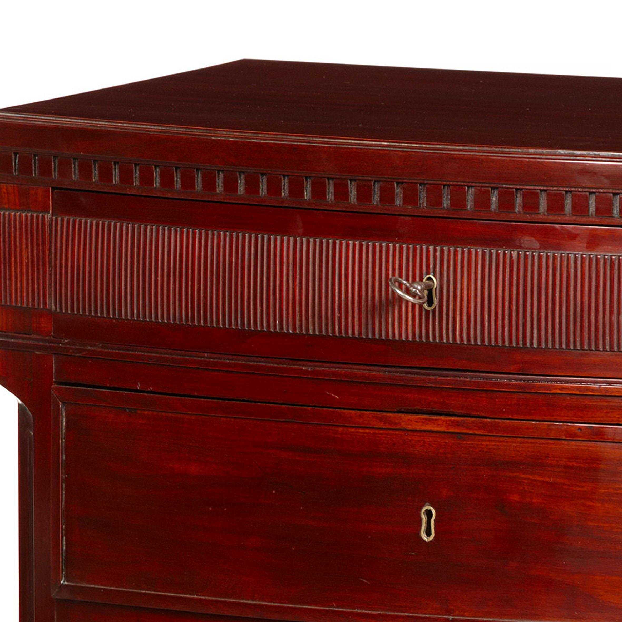 18th Century Louis XVI Chest of Drawers 1