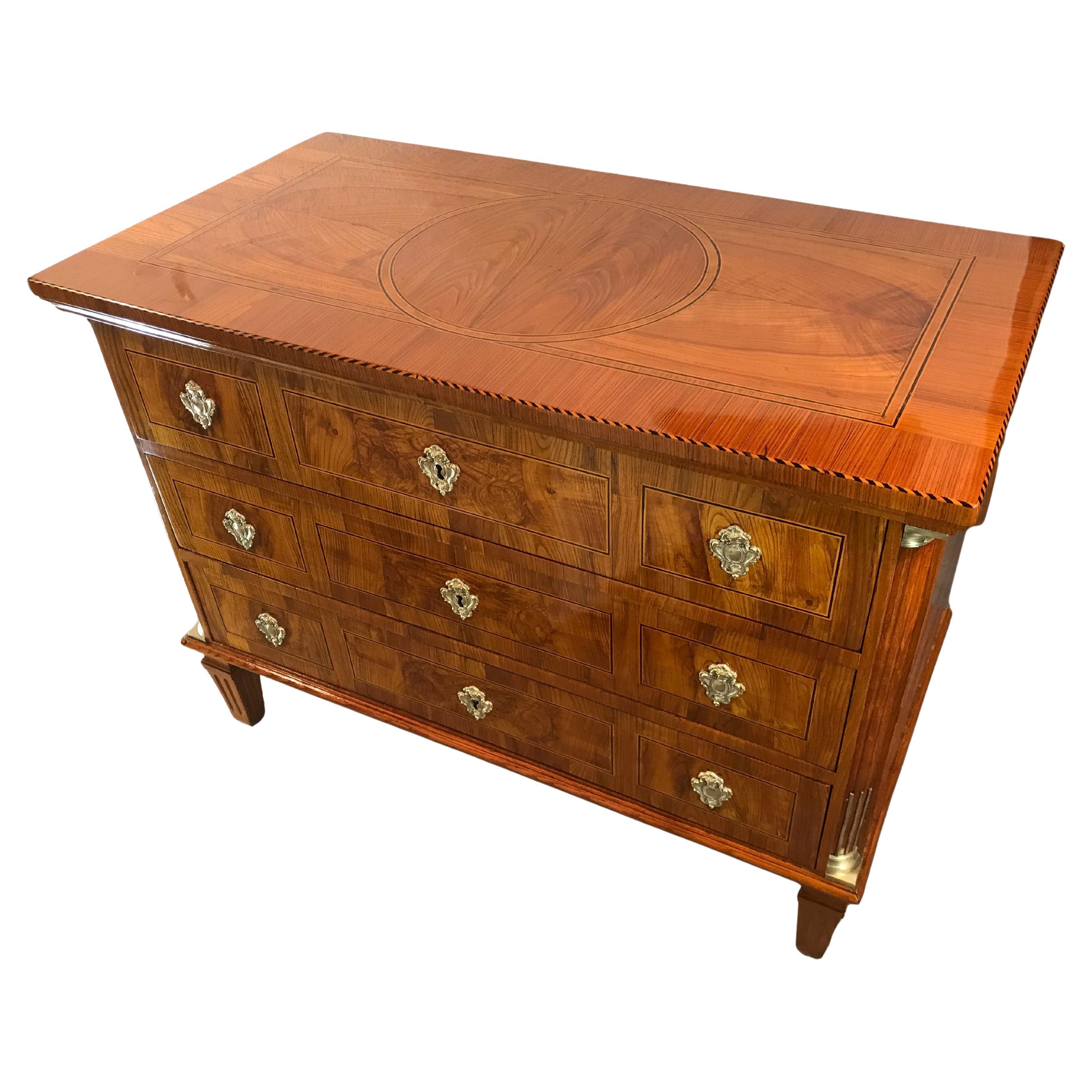 Kommode im Louis-XVI-Stil des 18. Jahrhunderts, Deutschland 1780 (Furnier) im Angebot