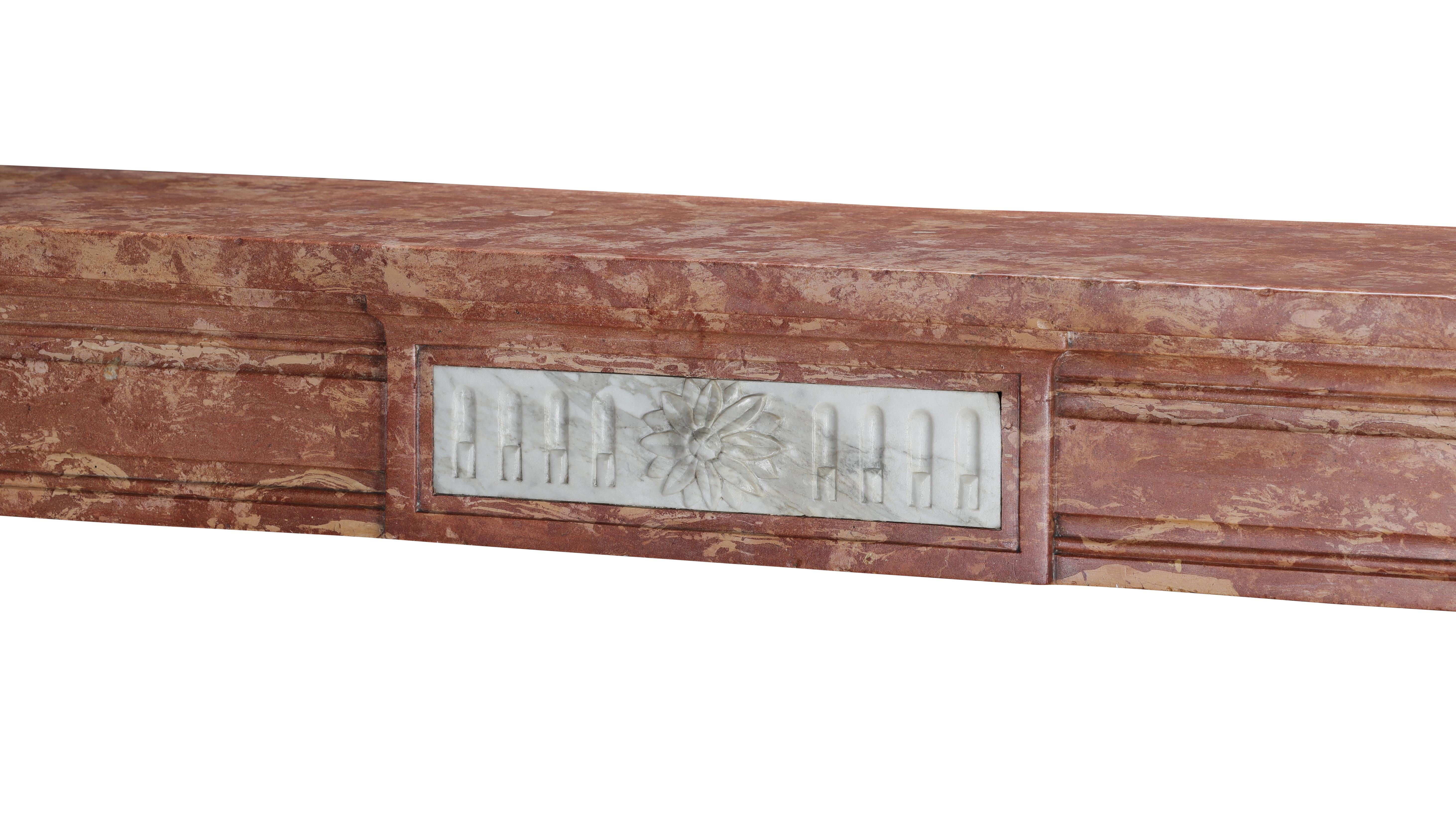 Camino Luigi XVI del 18° secolo in pietra rosa di Borgogna e marmo statuario in vendita 5