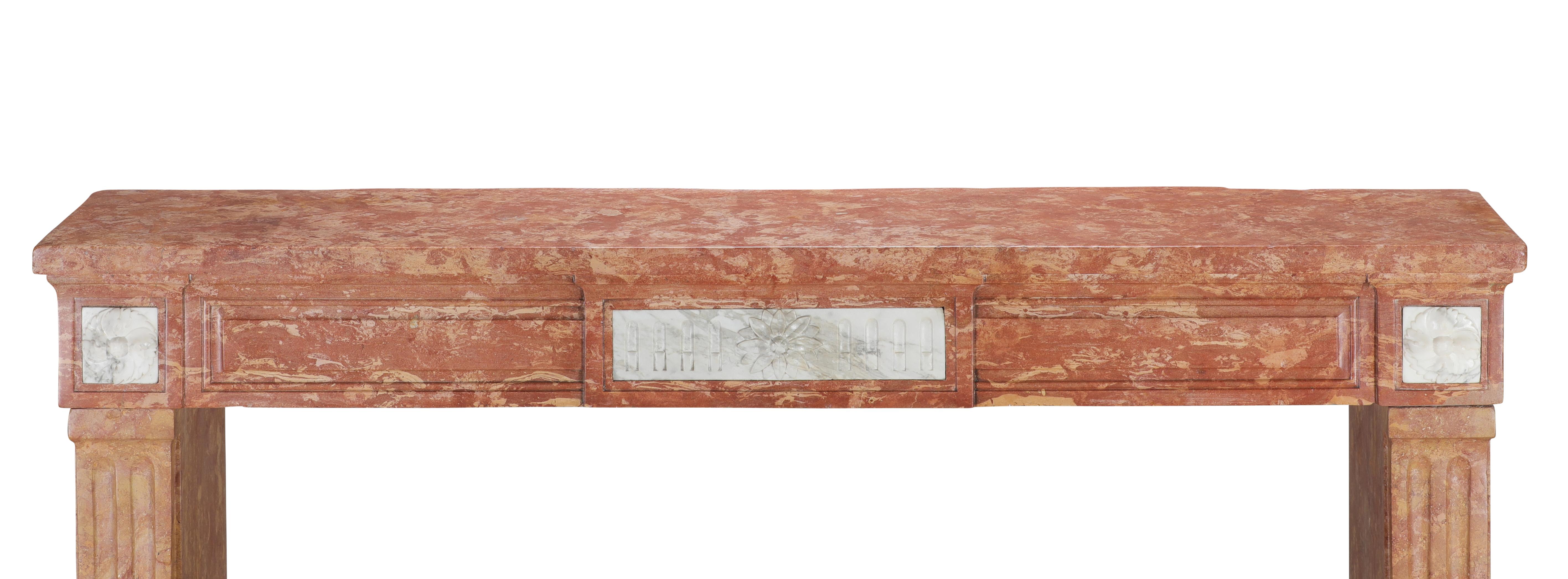 Camino Luigi XVI del 18° secolo in pietra rosa di Borgogna e marmo statuario in vendita 10