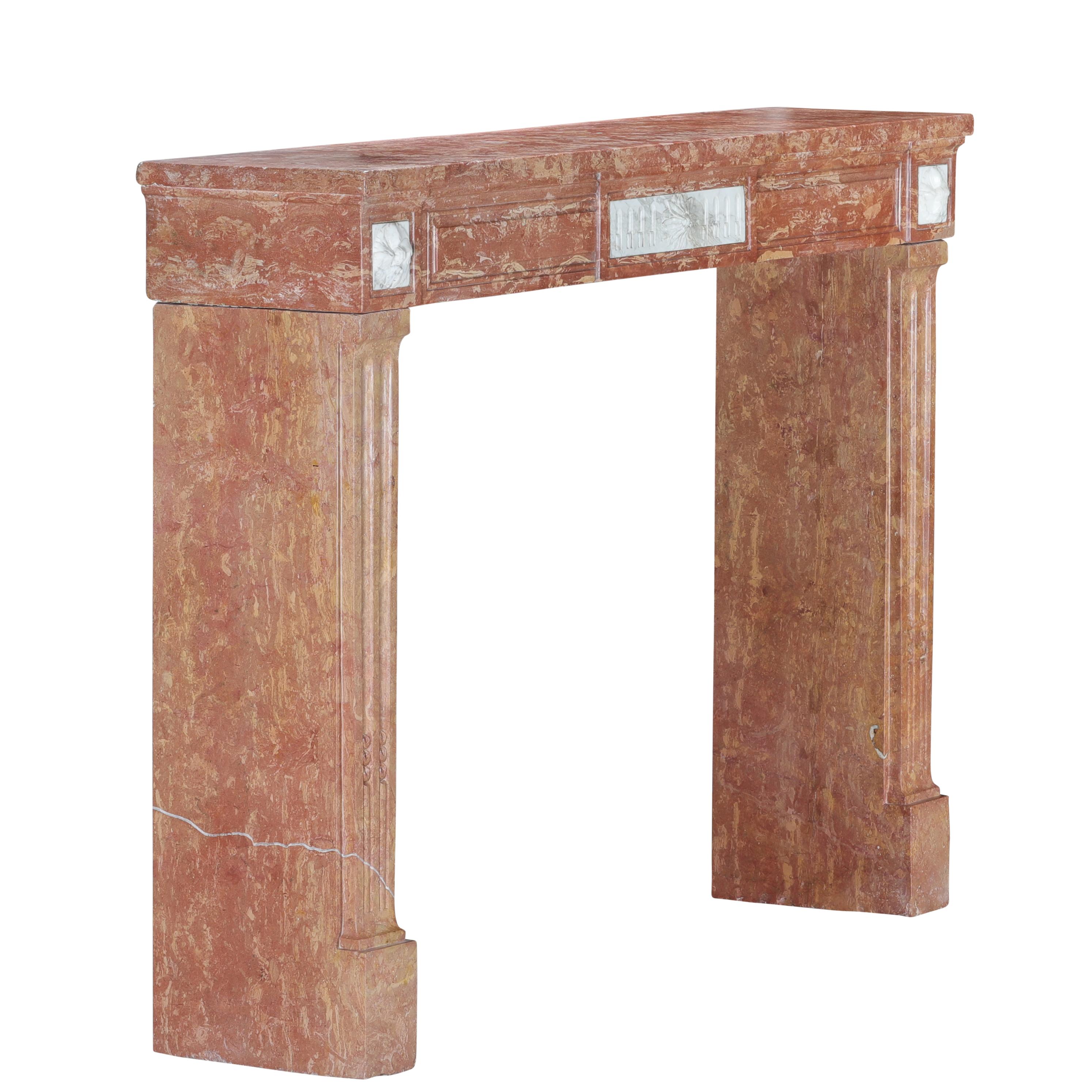 Camino Luigi XVI del 18° secolo in pietra rosa di Borgogna e marmo statuario in vendita 12