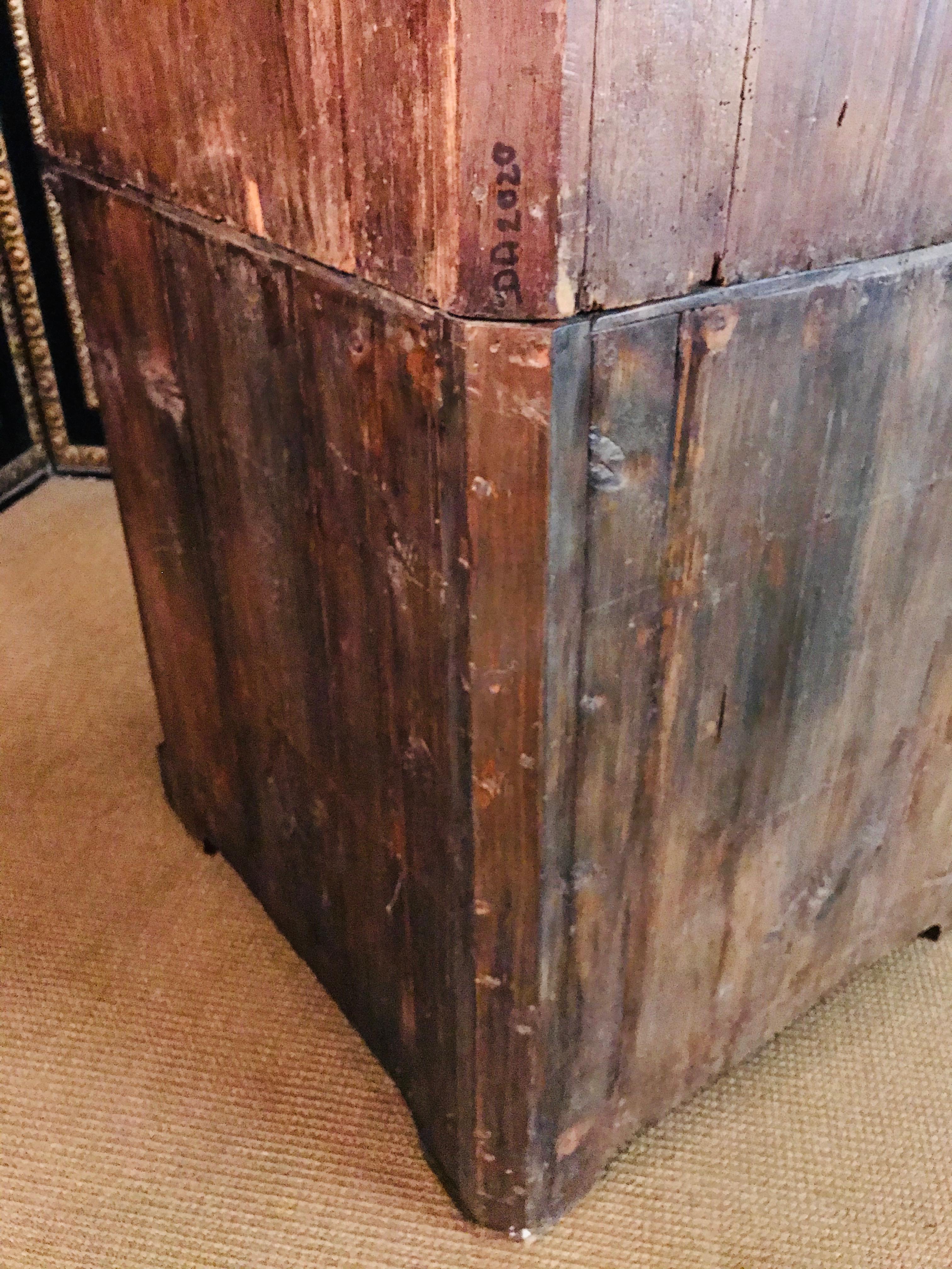 18th Century Antique Louis XVI Corner Cabinet Walnut veneer, circa 1790 For Sale 11