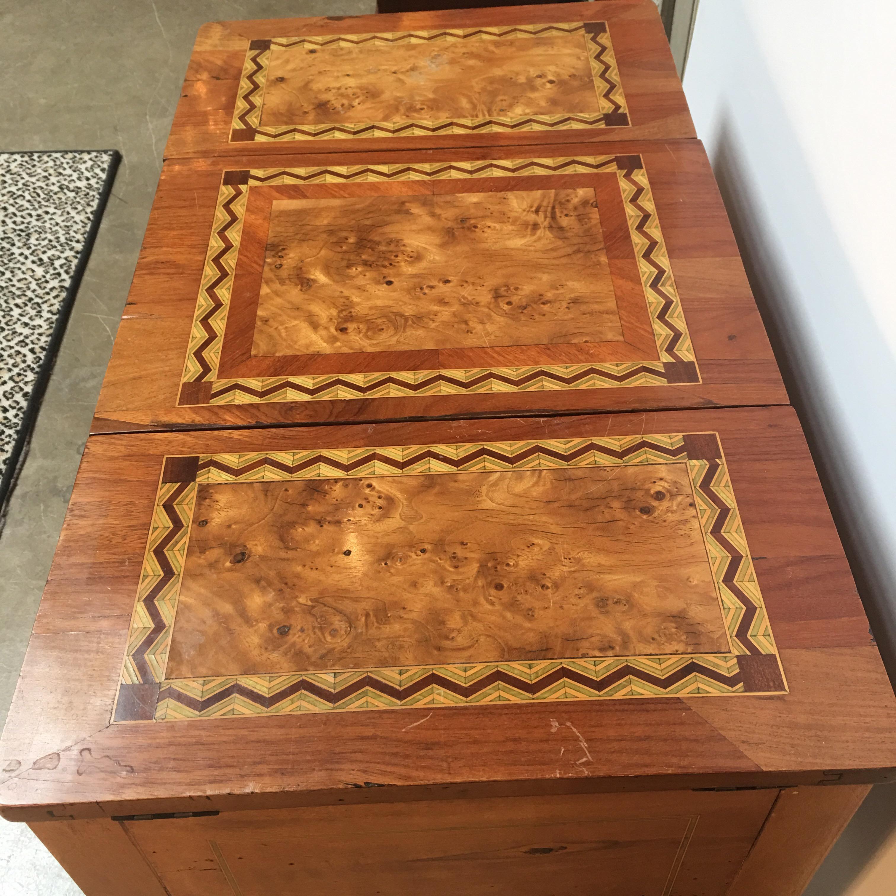 18th century Louis XVI dressing table with parquetry inlay.