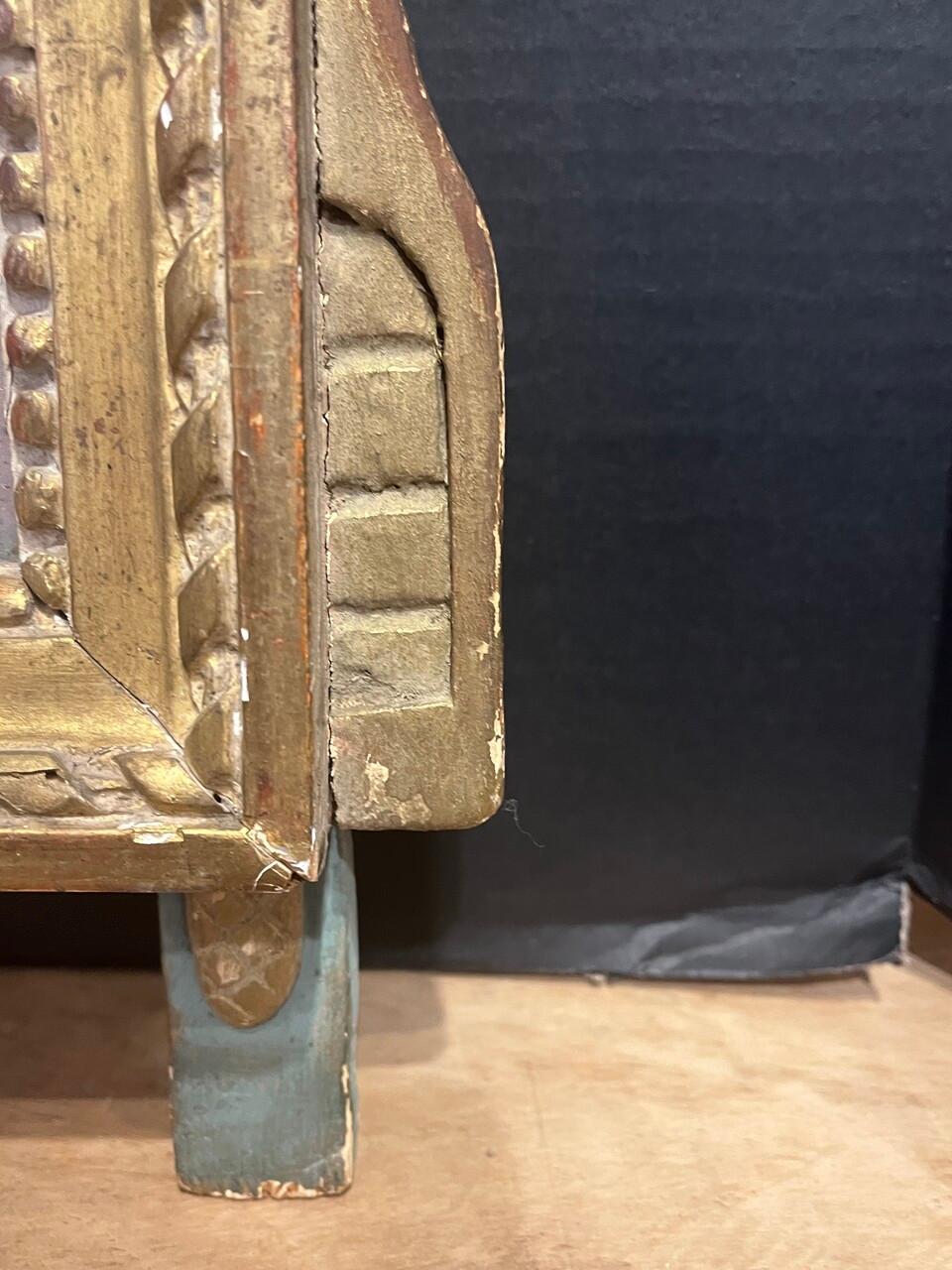 Sculpté à la main XVIIIe siècle Louis XVI  Miroir de mariage français en vente