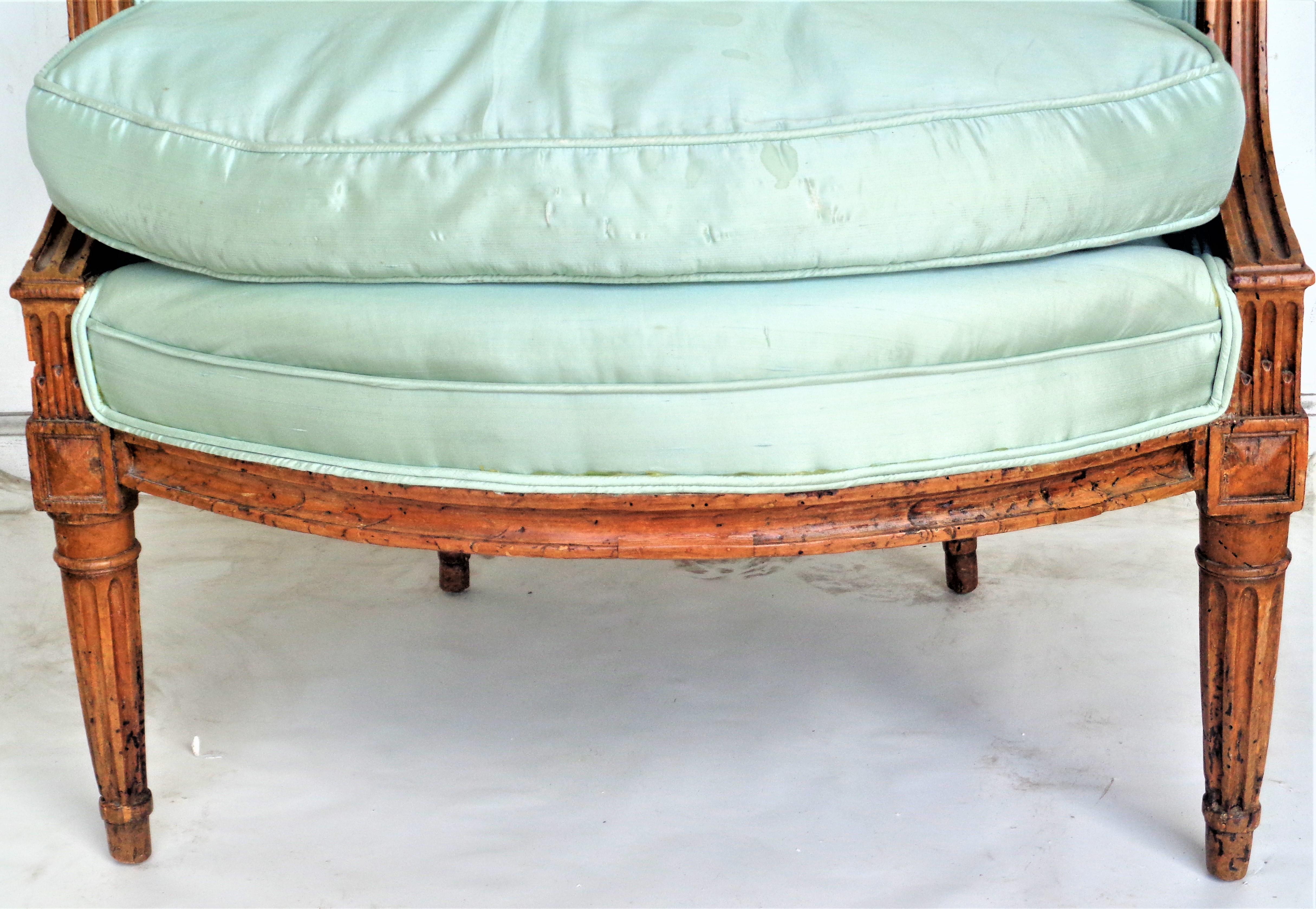 18th Century and Earlier 18th Century Louis XVI Fruitwood Marquise / Bergere  