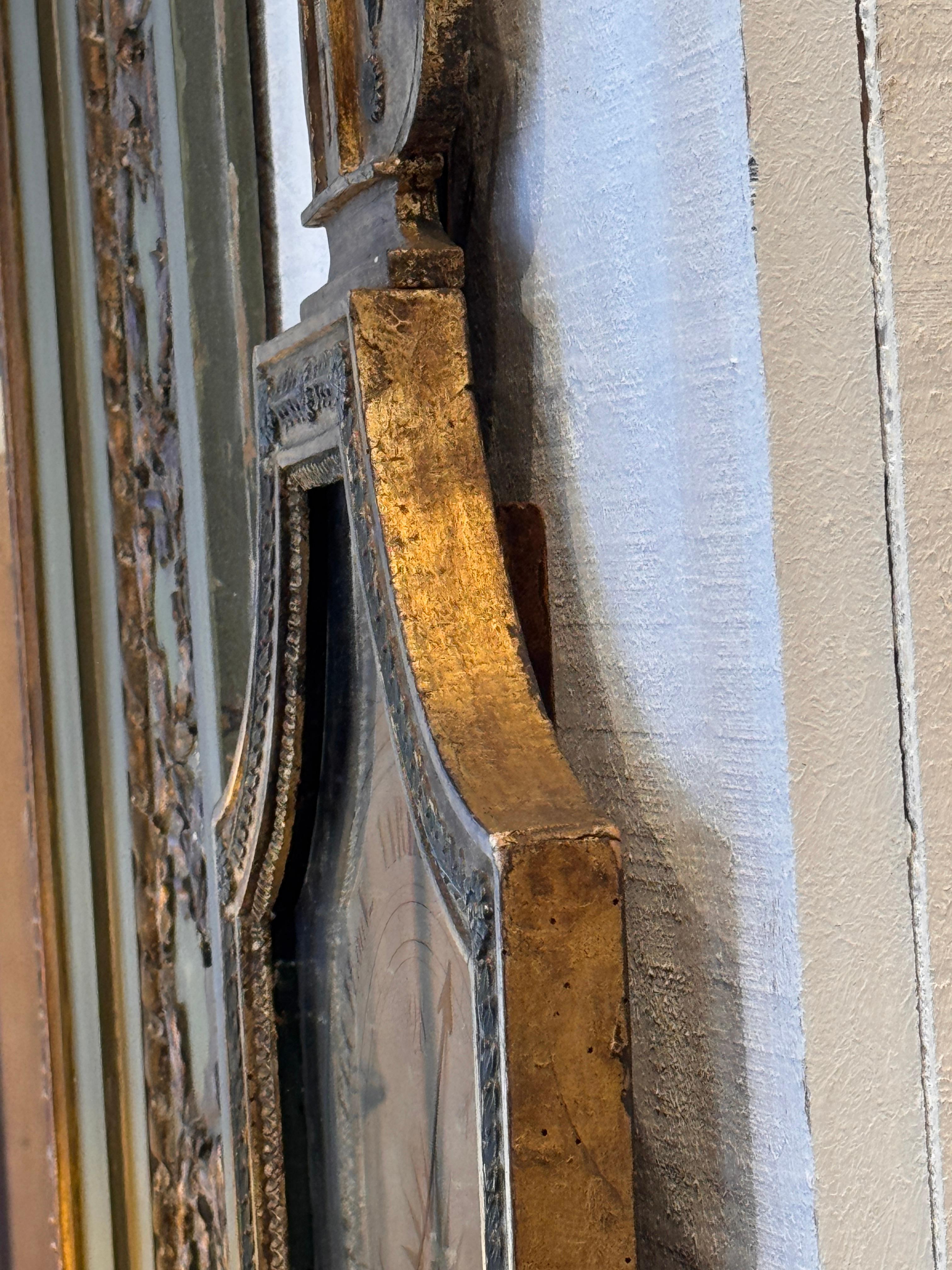 18th Century Louis XVI Giltwood Barometer en vente 4