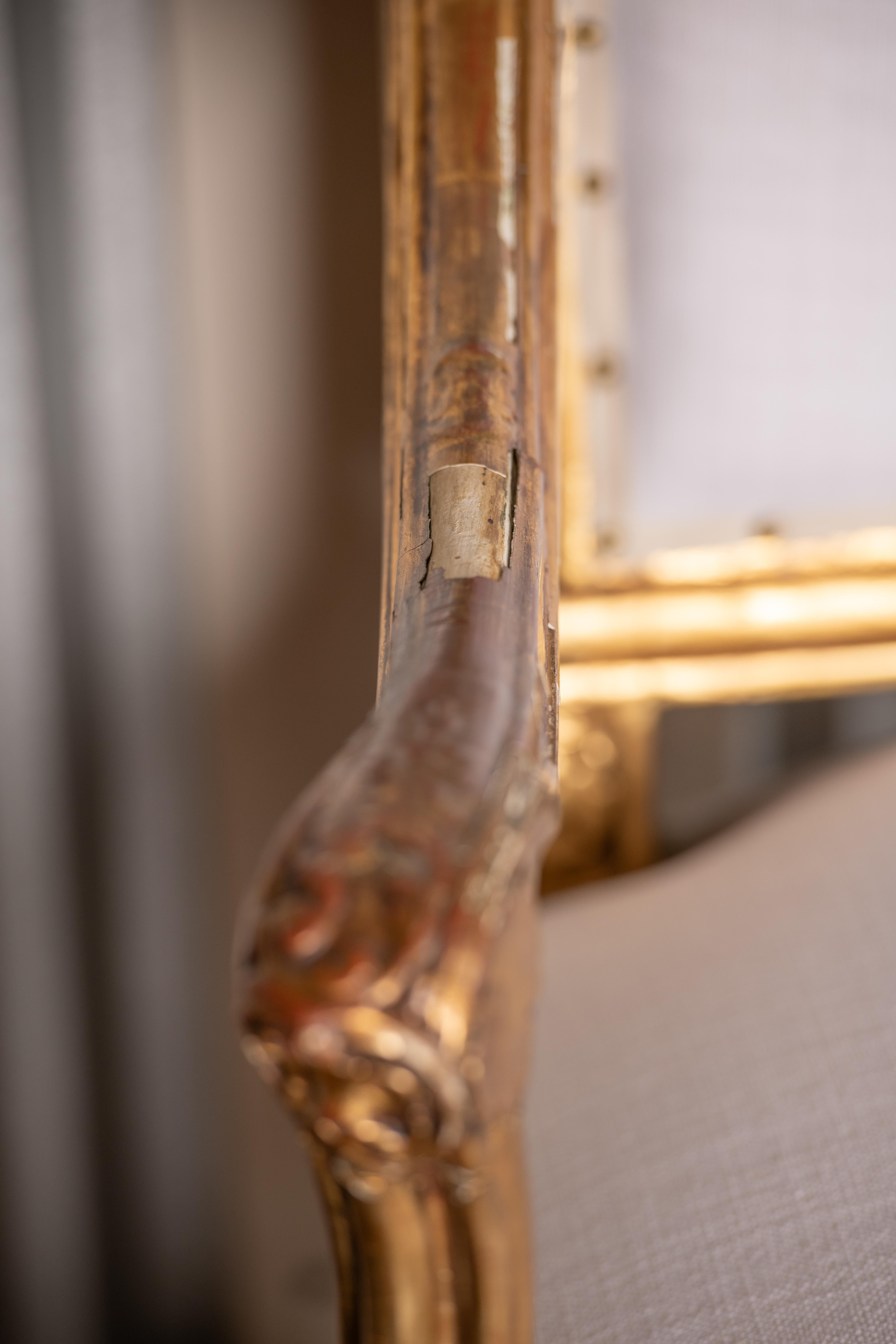 Tissu Canapé en bois doré Louis XVI du 18ème siècle en vente