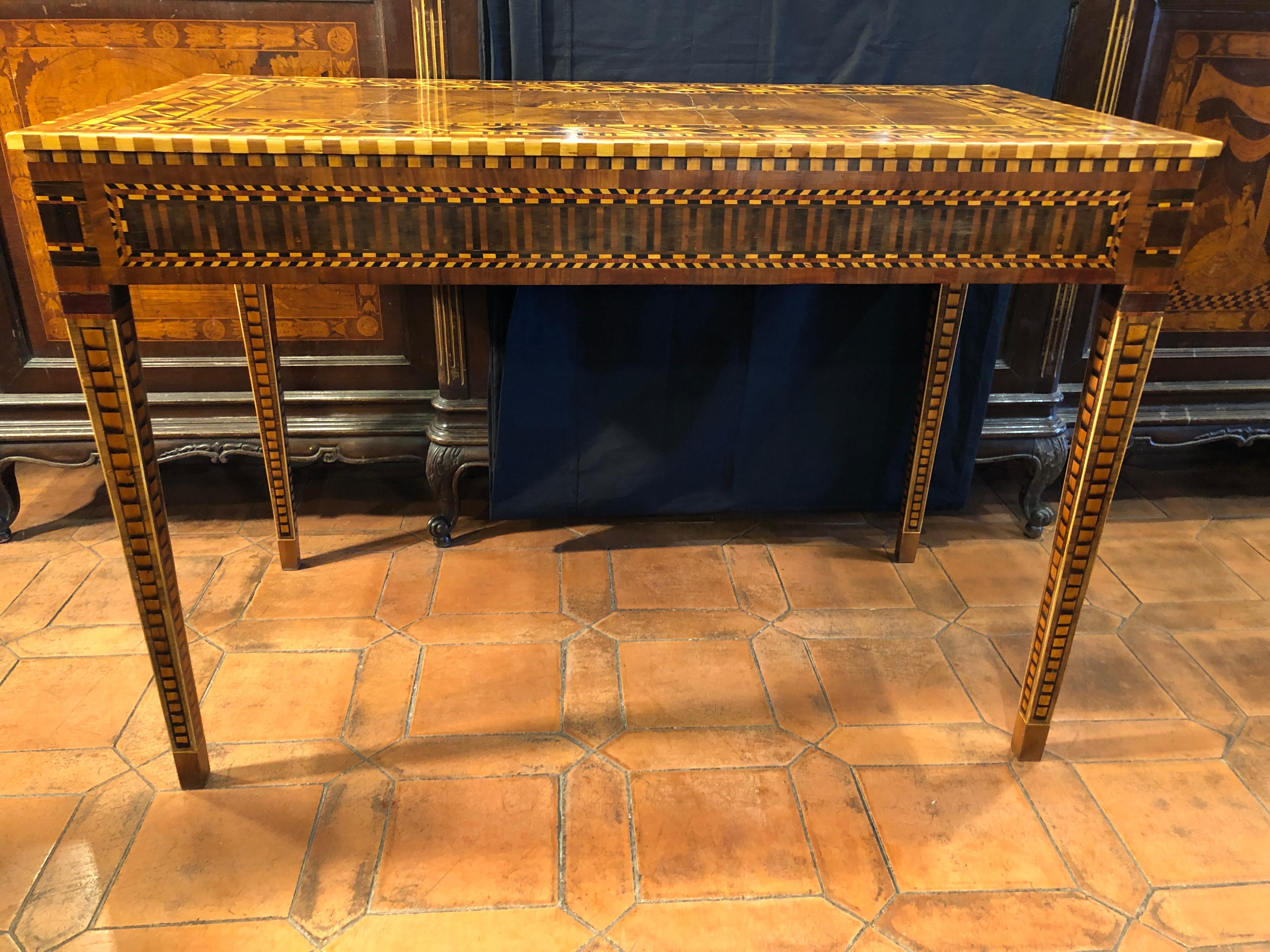 18th Century Louis XVI Italian Sorrento Walnut Console Table , 1780s 2