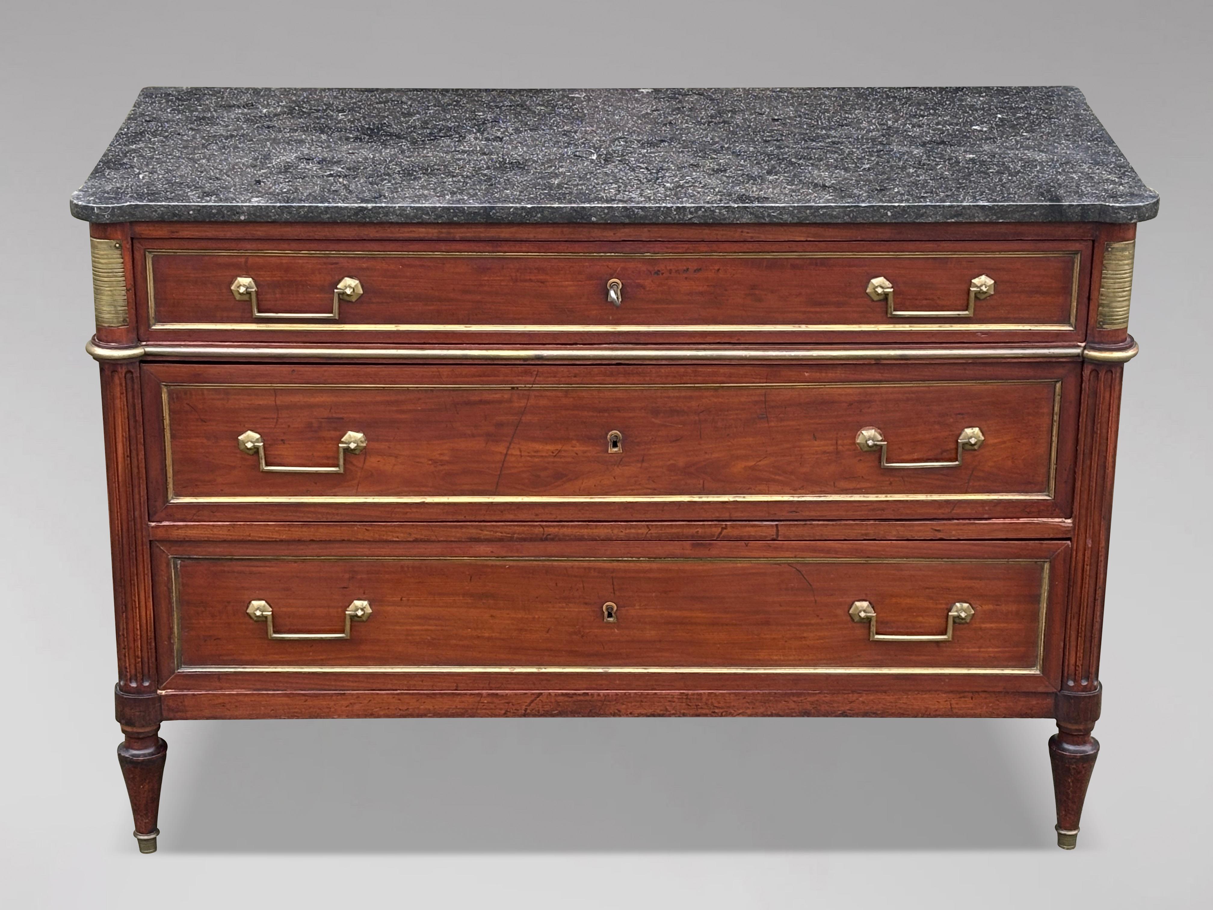 A very fine late 18th-century French Louis XVI/Directoire period commode, expertly crafted from figured mahogany. This exquisite piece showcases excellent proportions that blend both appeal and elegance, making it a remarkable addition to any