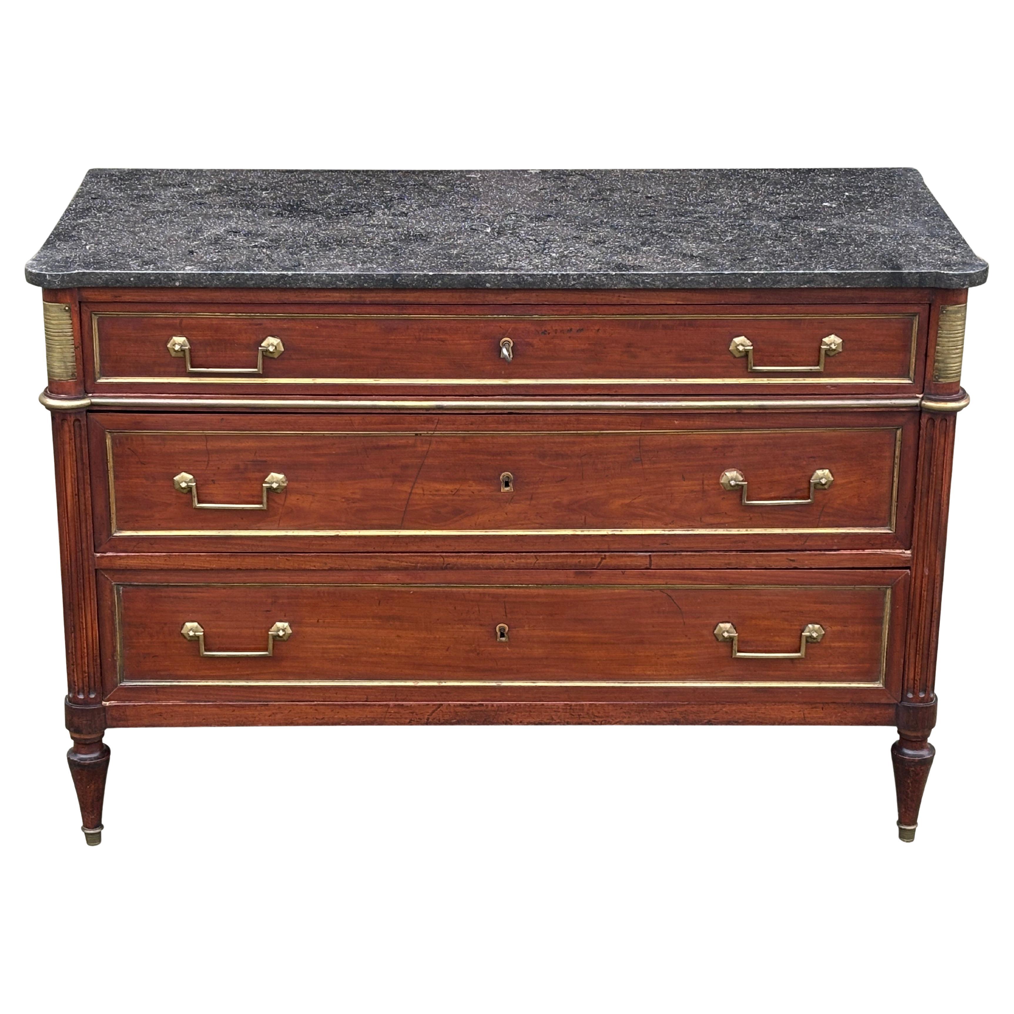 Commode Louis XVI en acajou du XVIIIe siècle