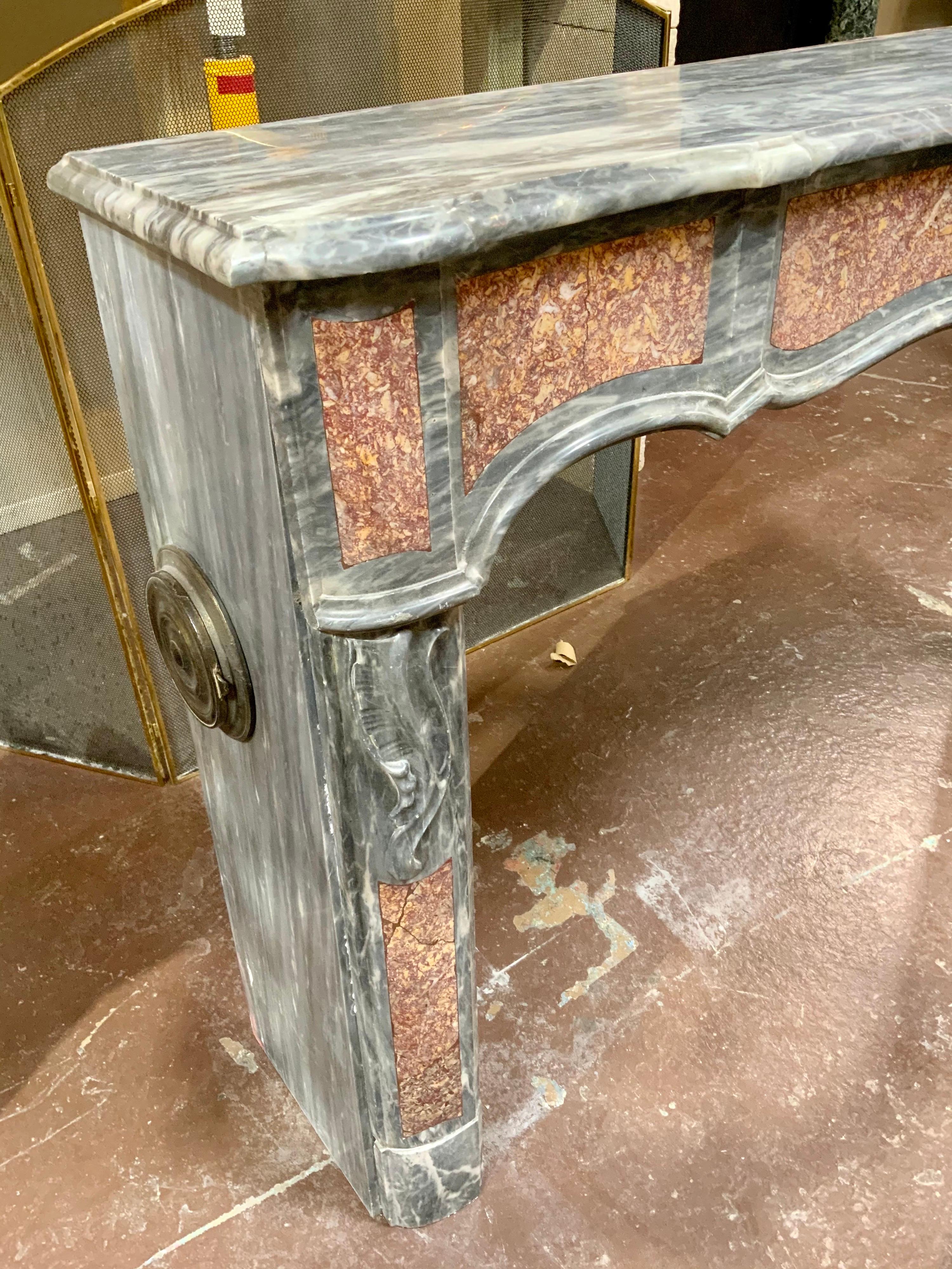 18th Century Louis XVI mantel from France In Good Condition For Sale In Dallas, TX