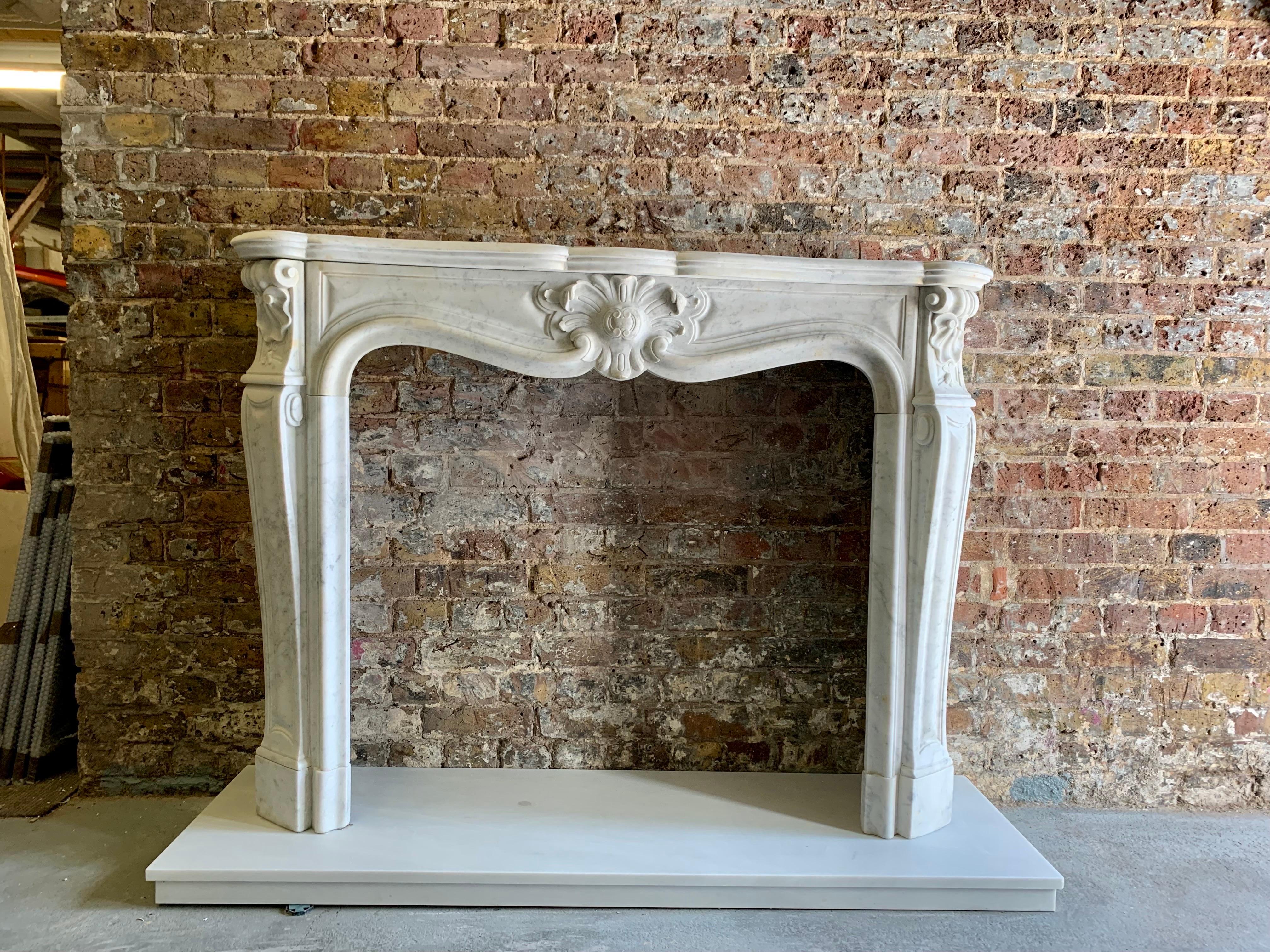 18th Century Louis XVI Marble Fireplace Mantlepiece 11