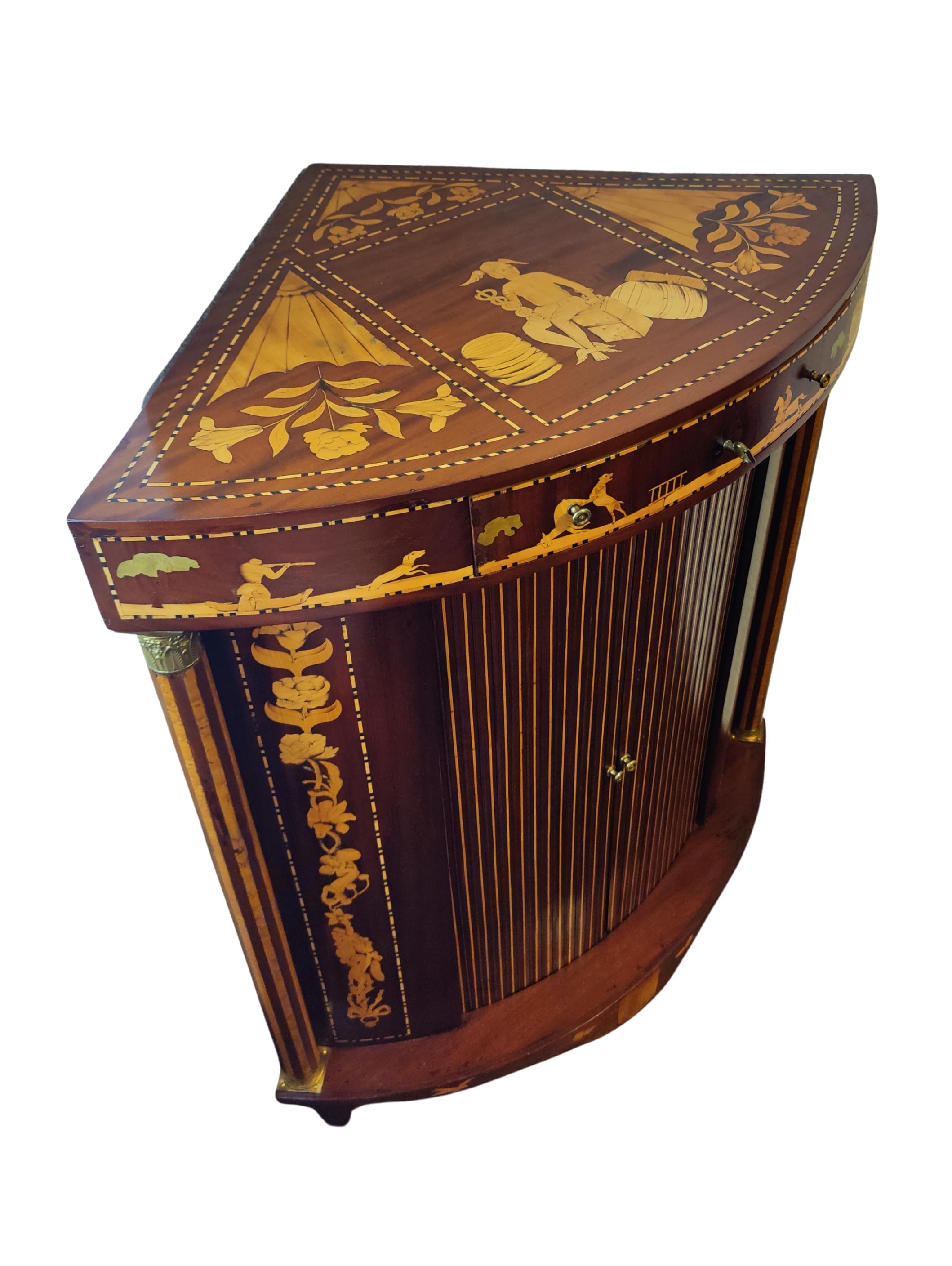 18. Jahrhundert, Louis XVI-Eckschrank mit Intarsien (Ebenholz) im Angebot