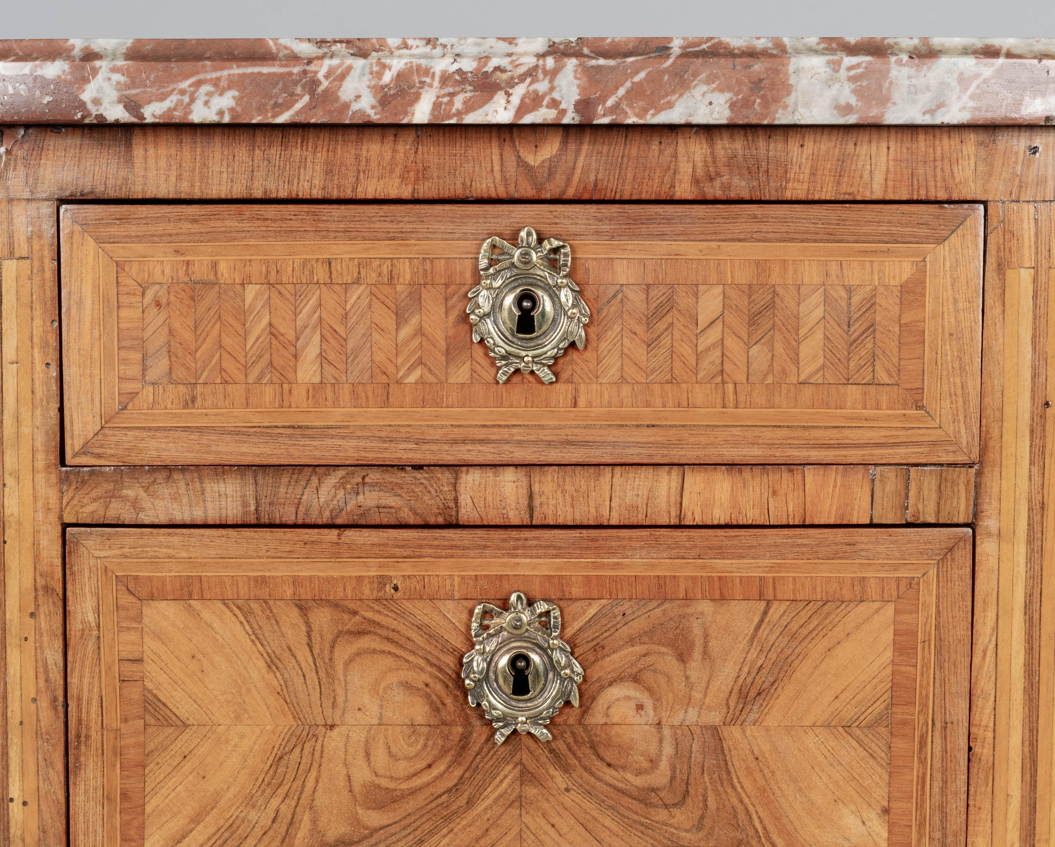 Commode o console Demilune intarsiata Luigi XVI del XVIII secolo in vendita 8