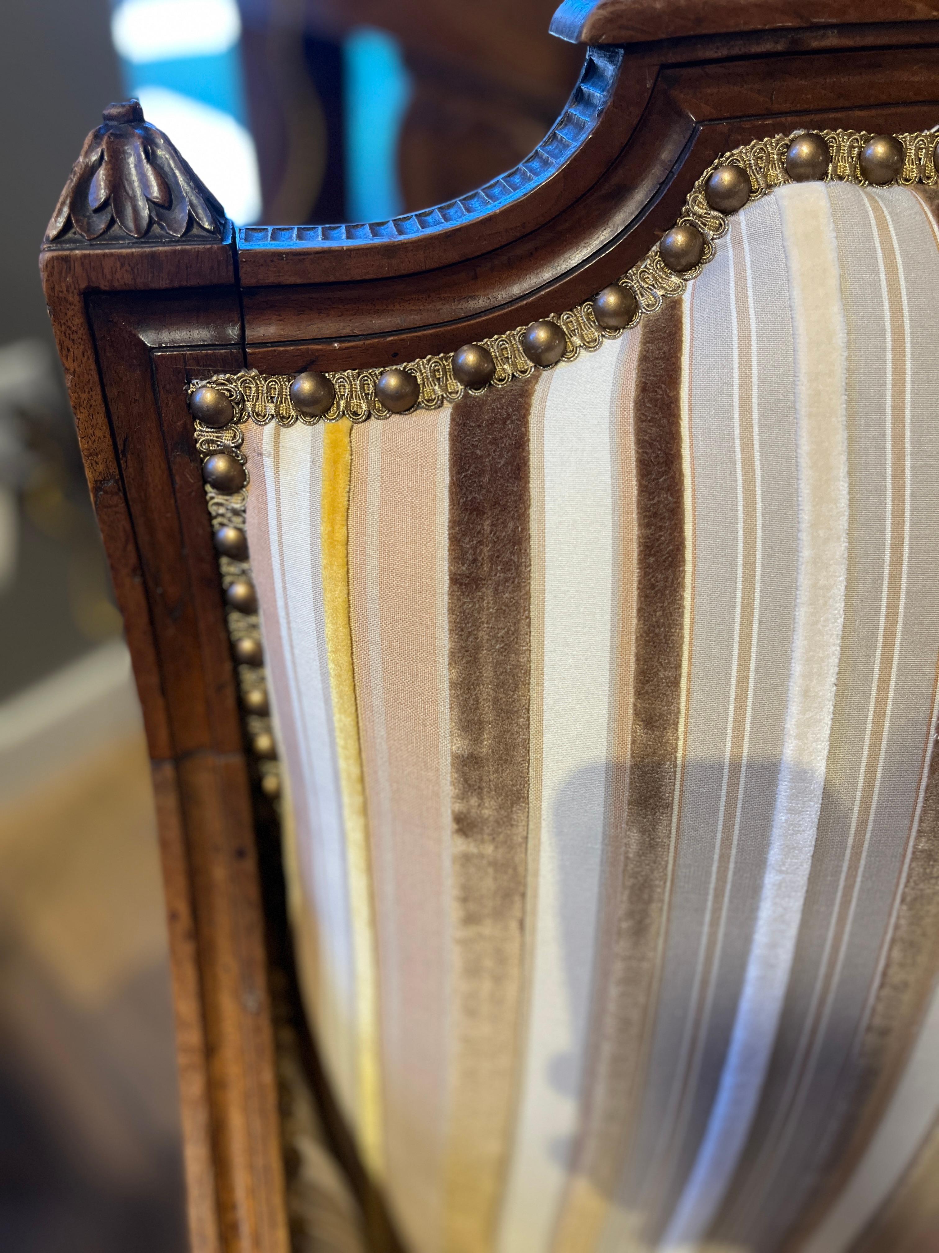 Sillón marqués Luis XVI del siglo XVIII Madera dura en venta