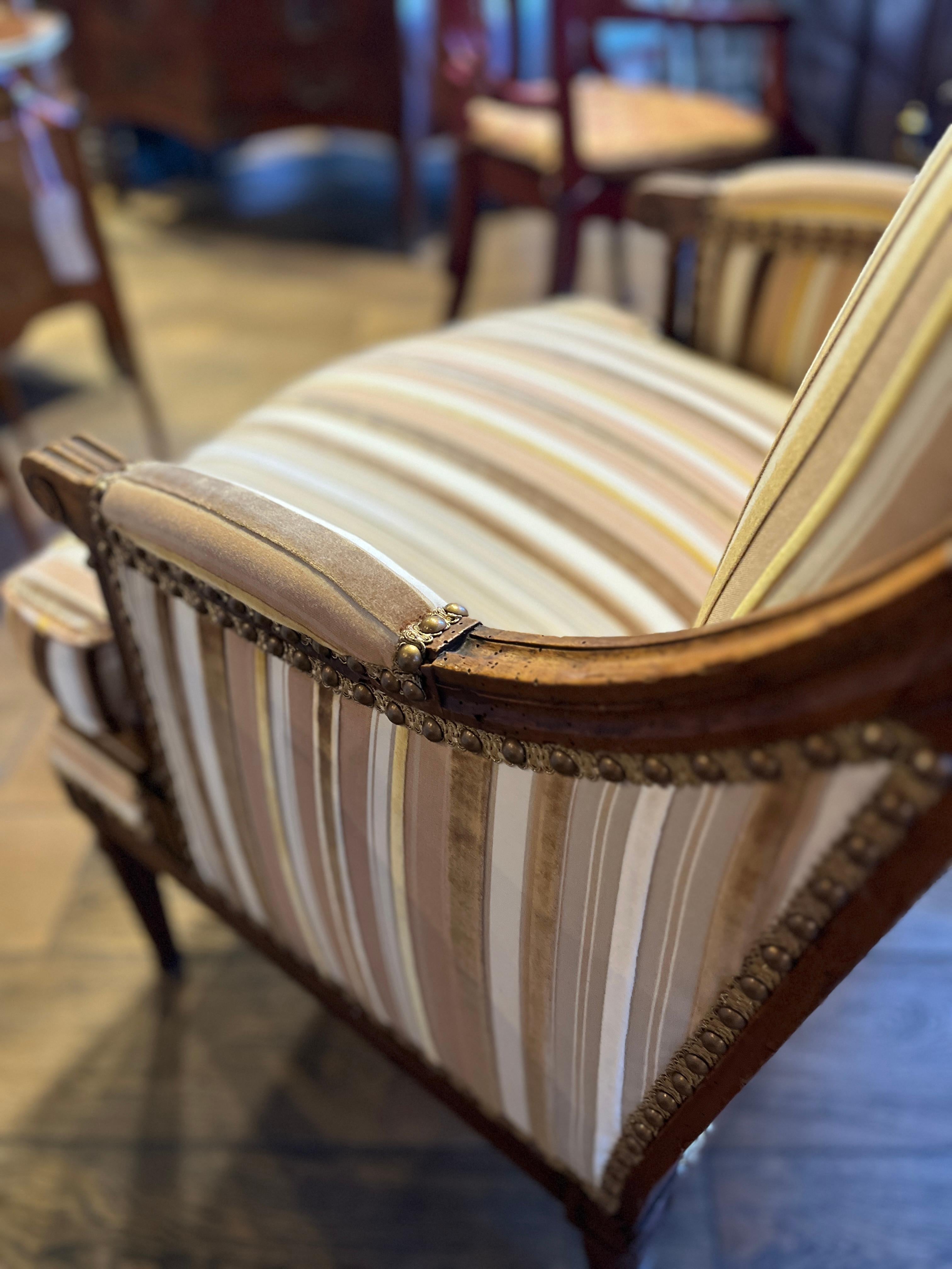 Sillón marqués Luis XVI del siglo XVIII. bonita forma.  Las sillas Marquis son ligeramente más anchas y esta silla es única. Genial para cualquier habitación.