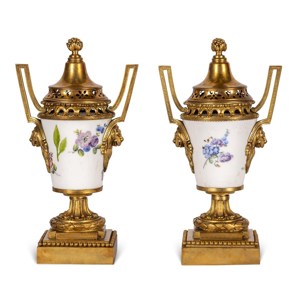 Französische Pourri Sevres-Vasen mit Goldbronze-Montierung aus dem 18. Jahrhundert, um 1770 im Zustand „Gut“ im Angebot in Royal Tunbridge Wells, Kent