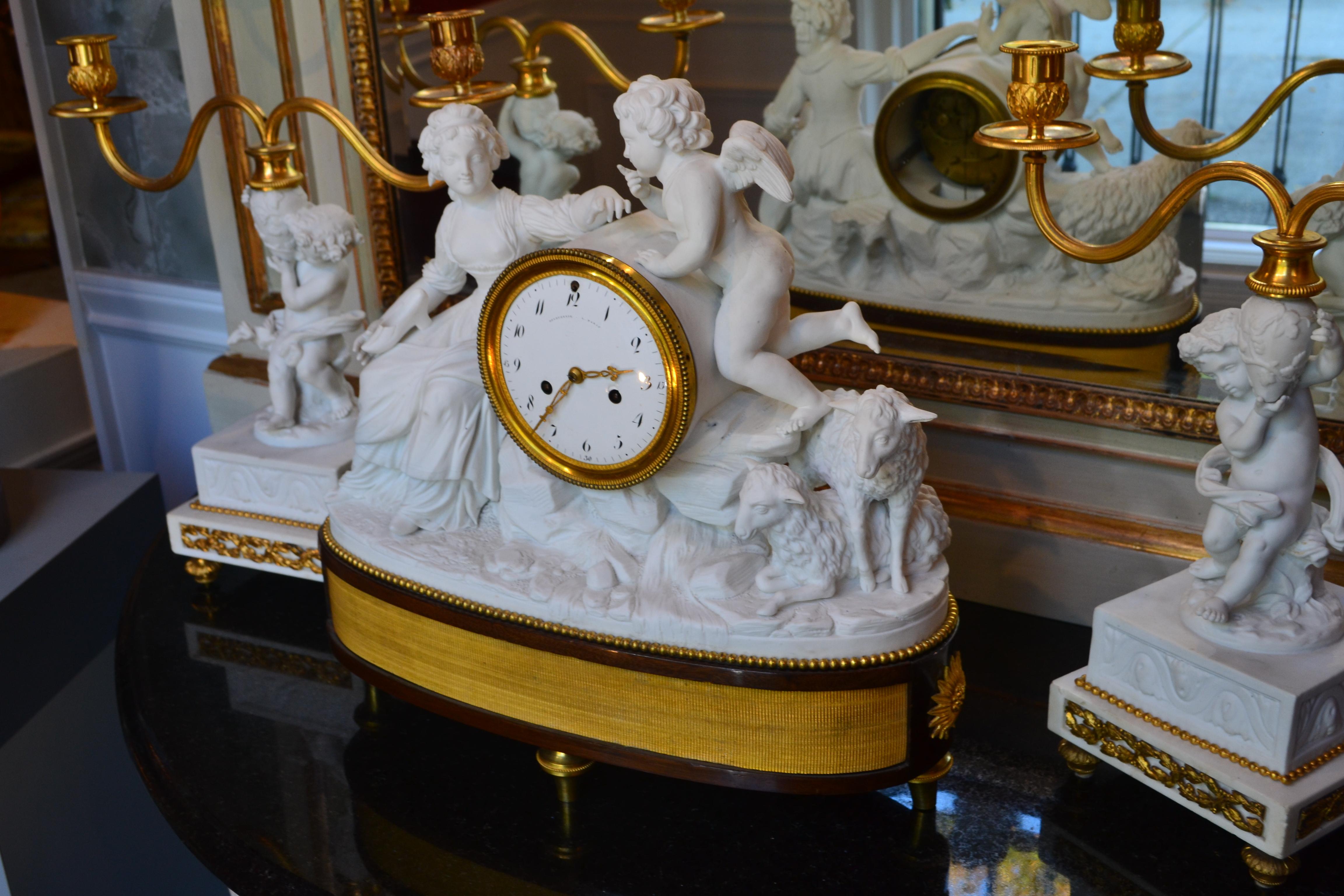 Reloj Figurativo de Bisque del Periodo Luis XVI del Siglo XVIII en venta 3