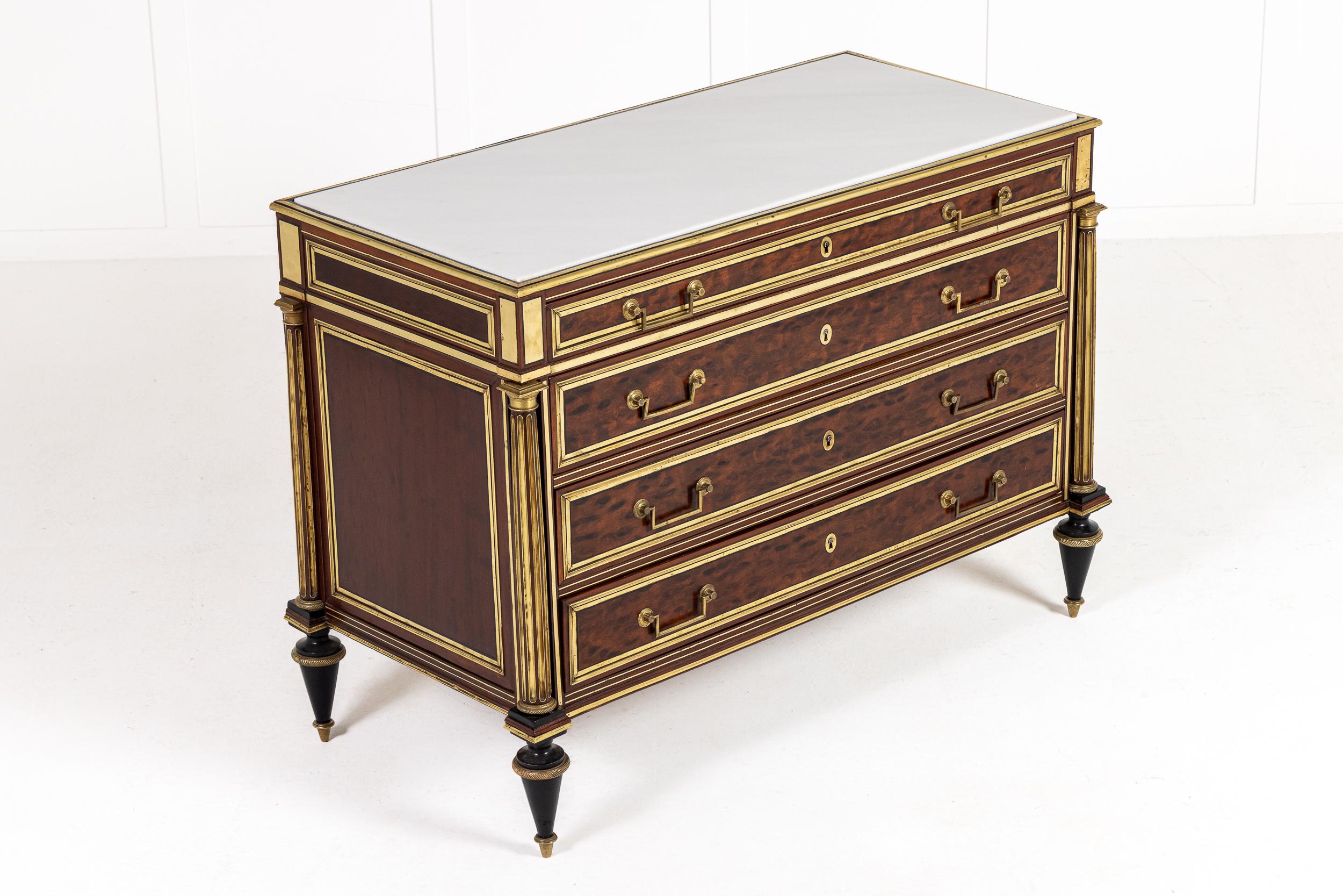 Commode francese in mogano del XVIII secolo, periodo Luigi XVI in vendita 5