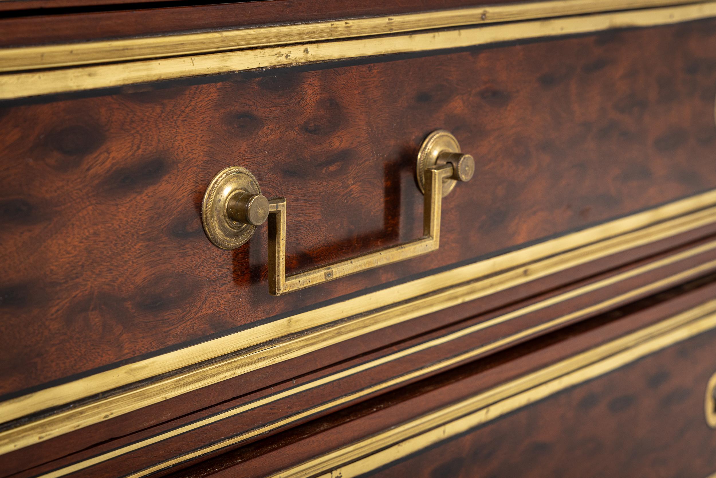 Commode francese in mogano del XVIII secolo, periodo Luigi XVI in vendita 6