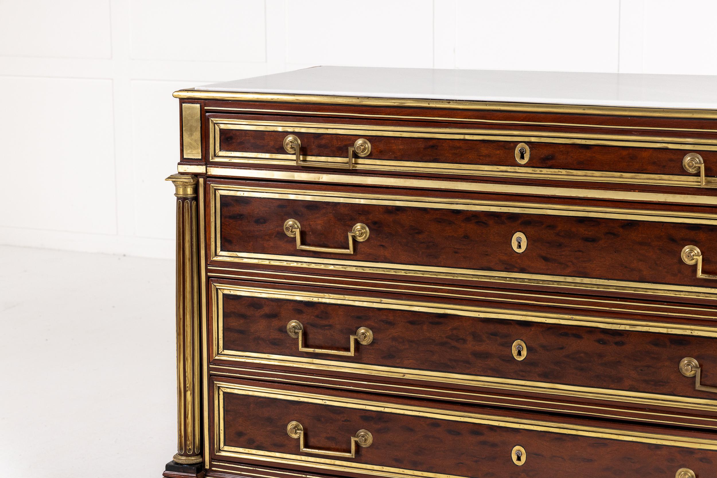 Commode francese in mogano del XVIII secolo, periodo Luigi XVI In condizioni ottime in vendita a Gloucestershire, GB