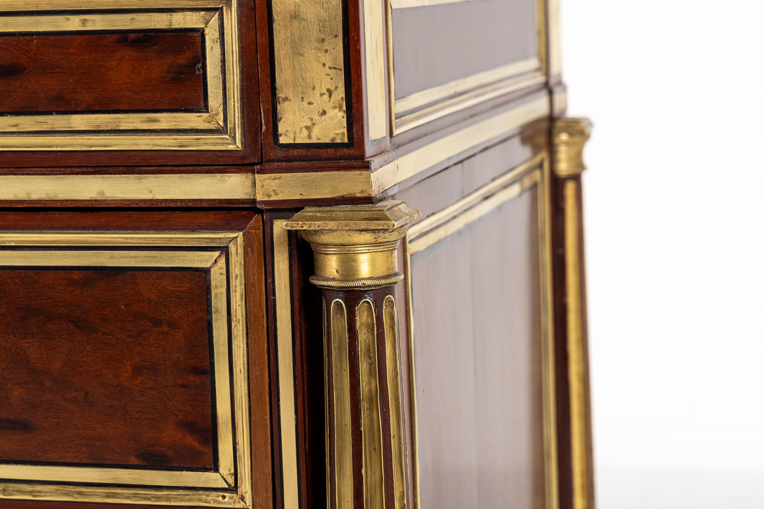 Fino al XVIII secolo Commode francese in mogano del XVIII secolo, periodo Luigi XVI in vendita