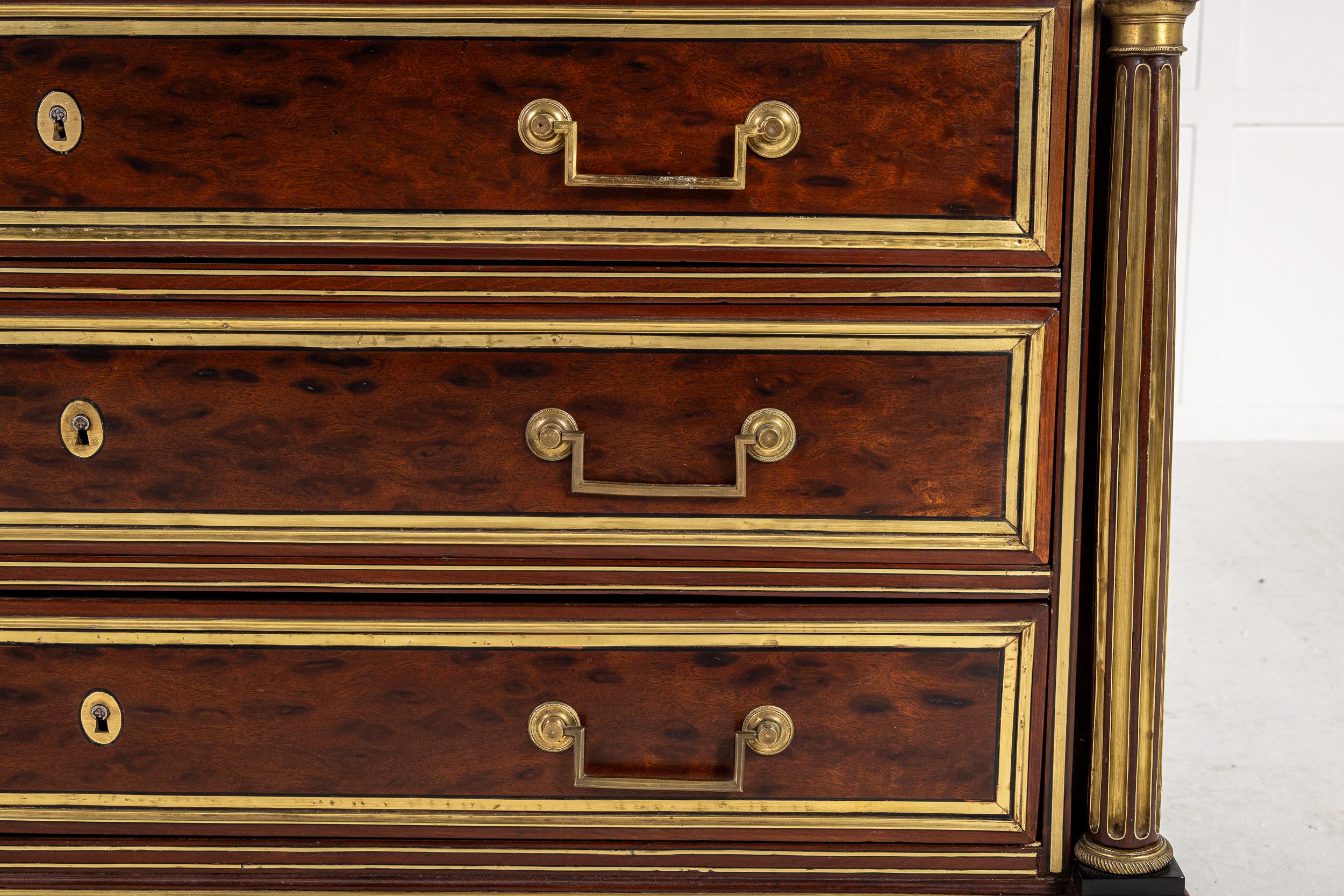 Commode francese in mogano del XVIII secolo, periodo Luigi XVI in vendita 1