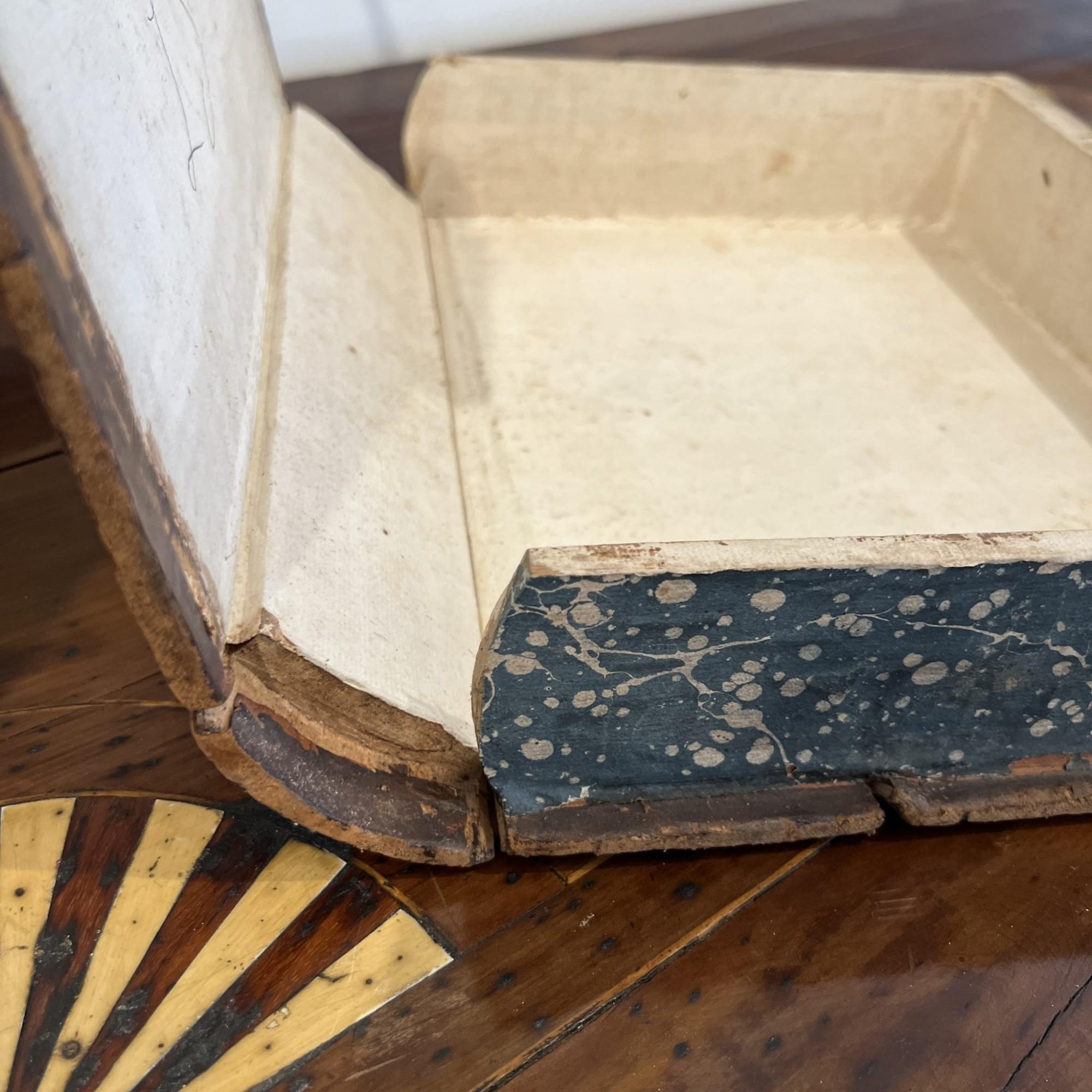 18th Century Louis XVI Set of 5 Live Book Boxes For Sale 2