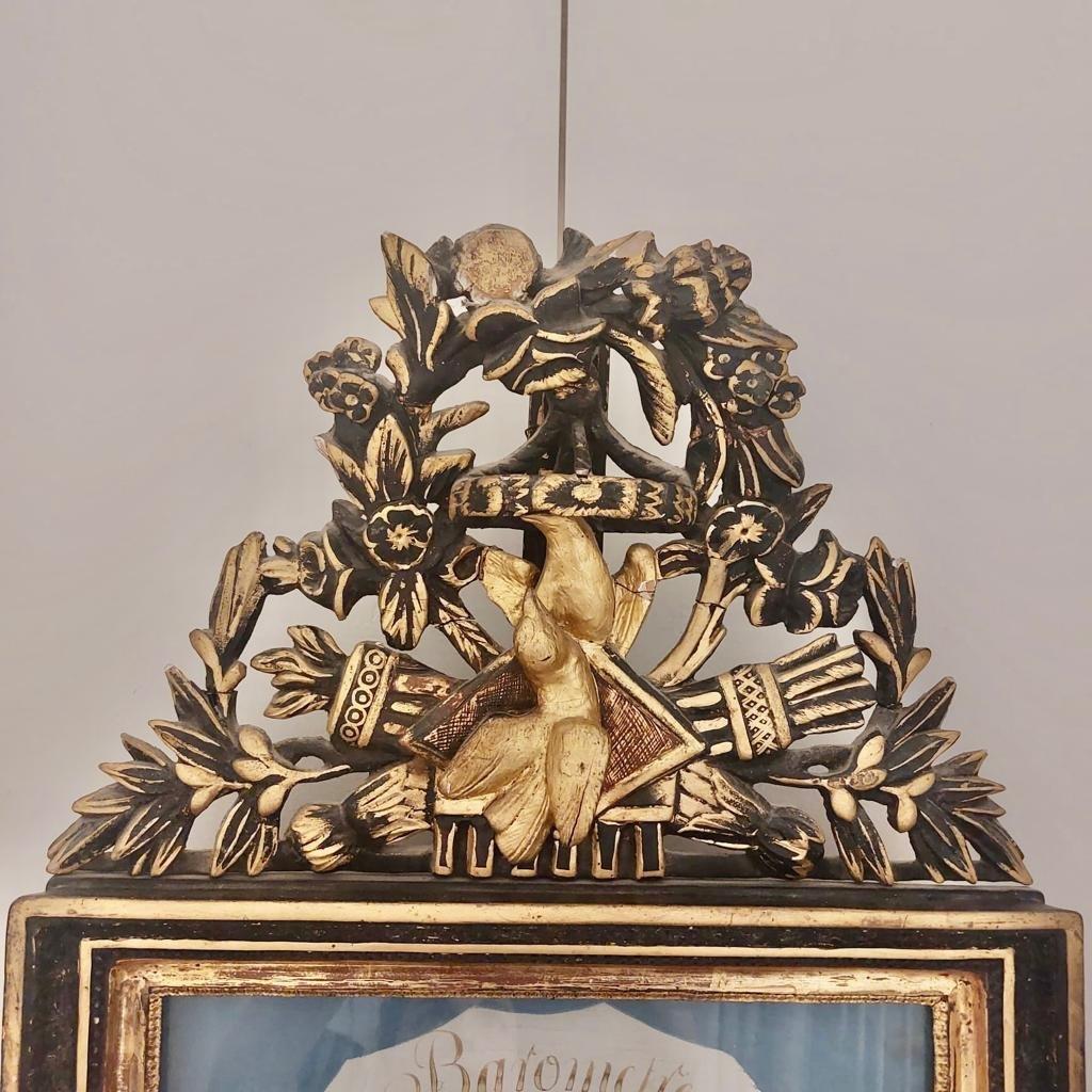 18th Century Louis XVI-Style Barometer in Gilded Wood adorned with Doves In Good Condition For Sale In NICE, FR