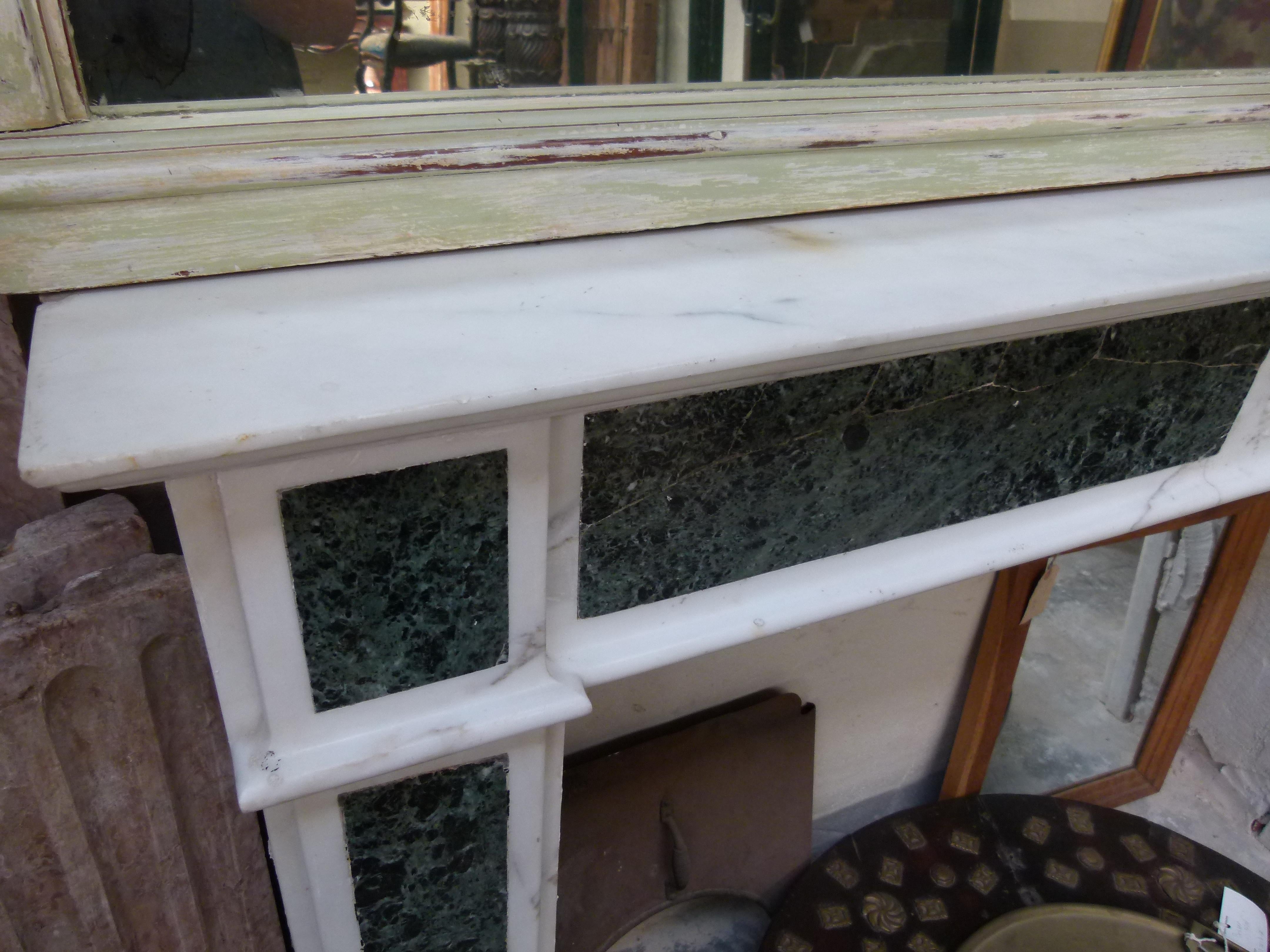 Louis XVI Style White and Green Marble Fireplace Mantel In Good Condition For Sale In Vulpellac, Girona