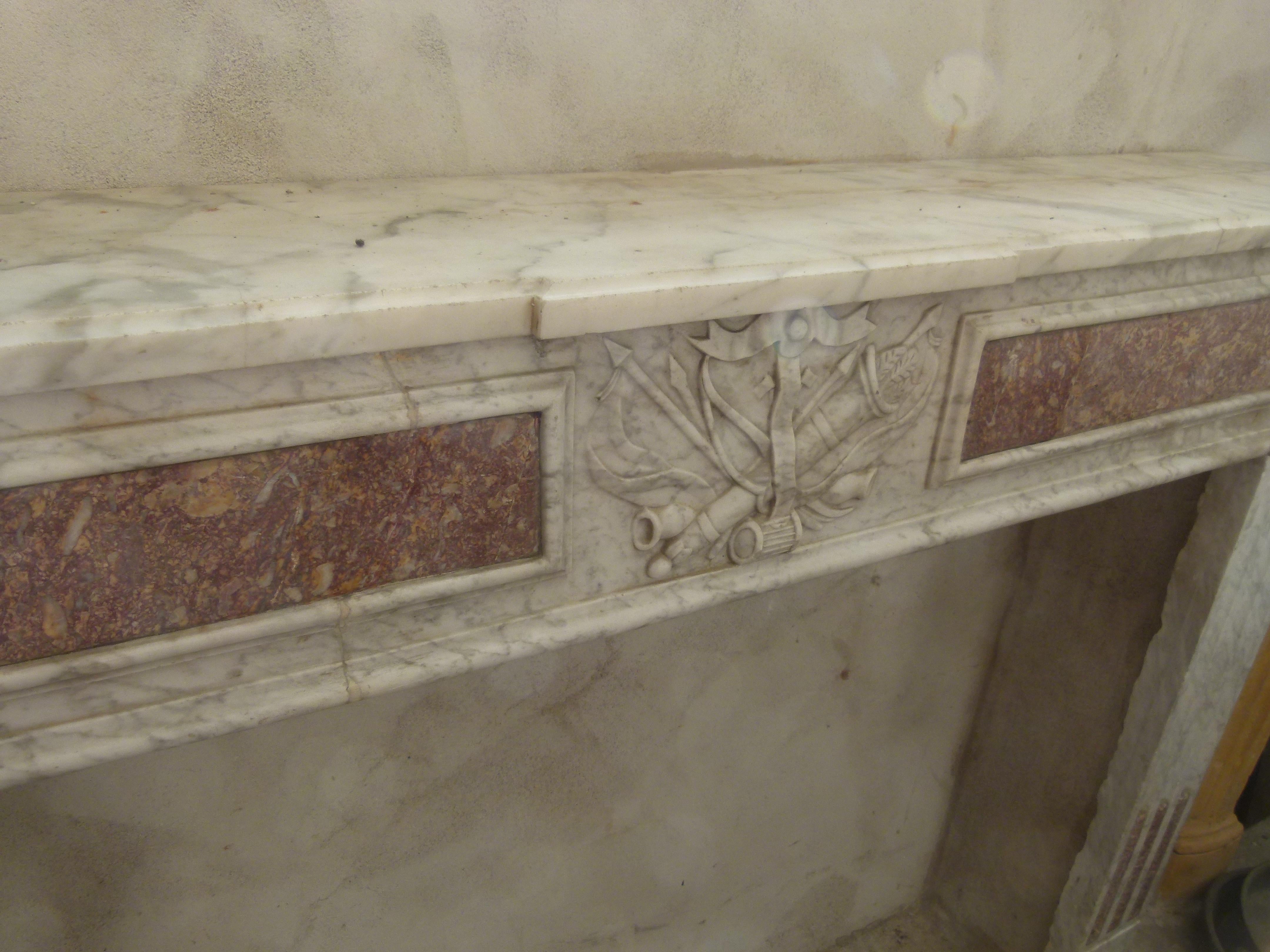 18th Century Louis XVI Style White and Red Marble Fireplace Mantel In Good Condition In Vulpellac, Girona