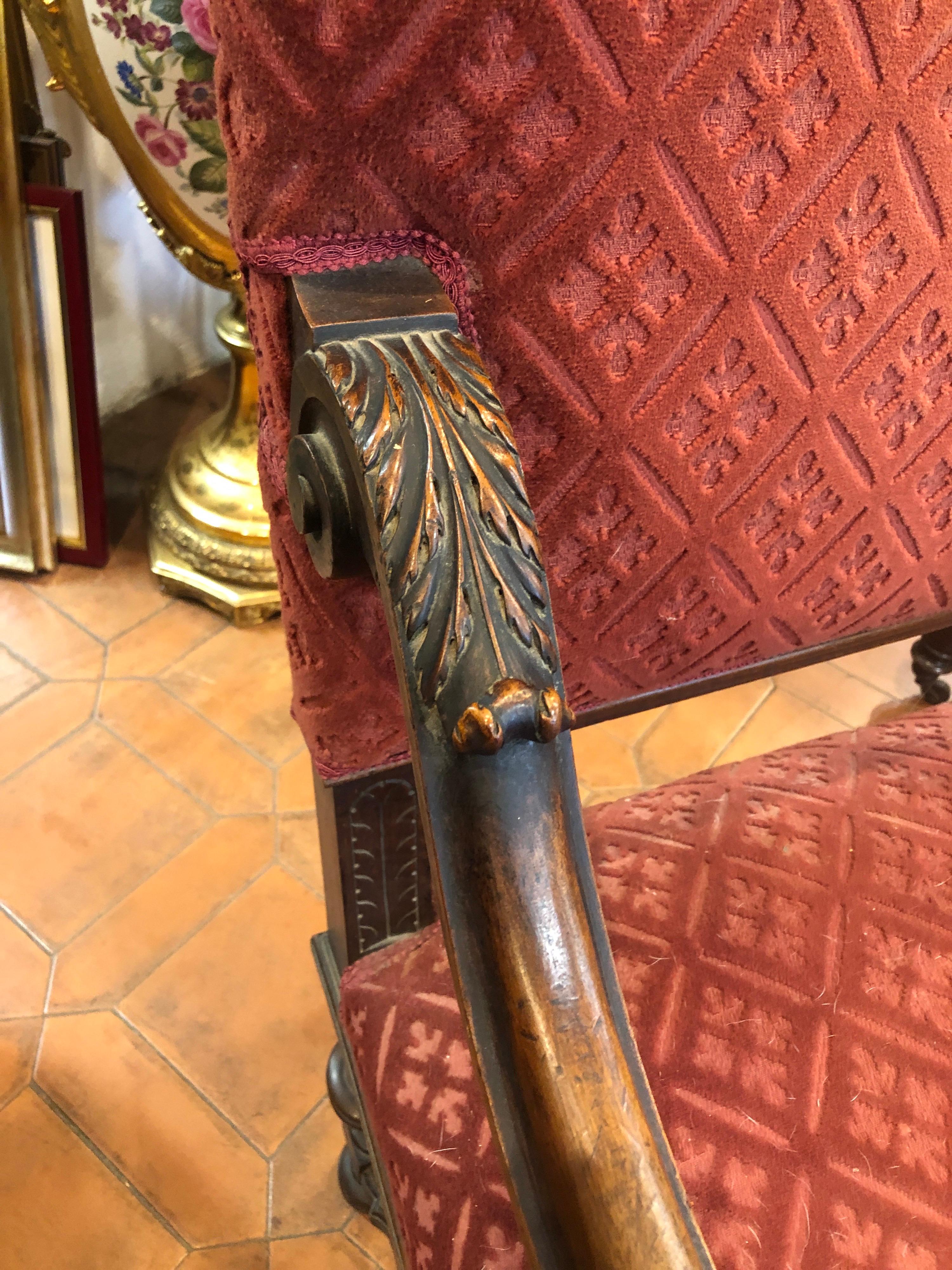 18th Century Louis XVI Walnut Italian Armchair In Good Condition For Sale In Roma, RM