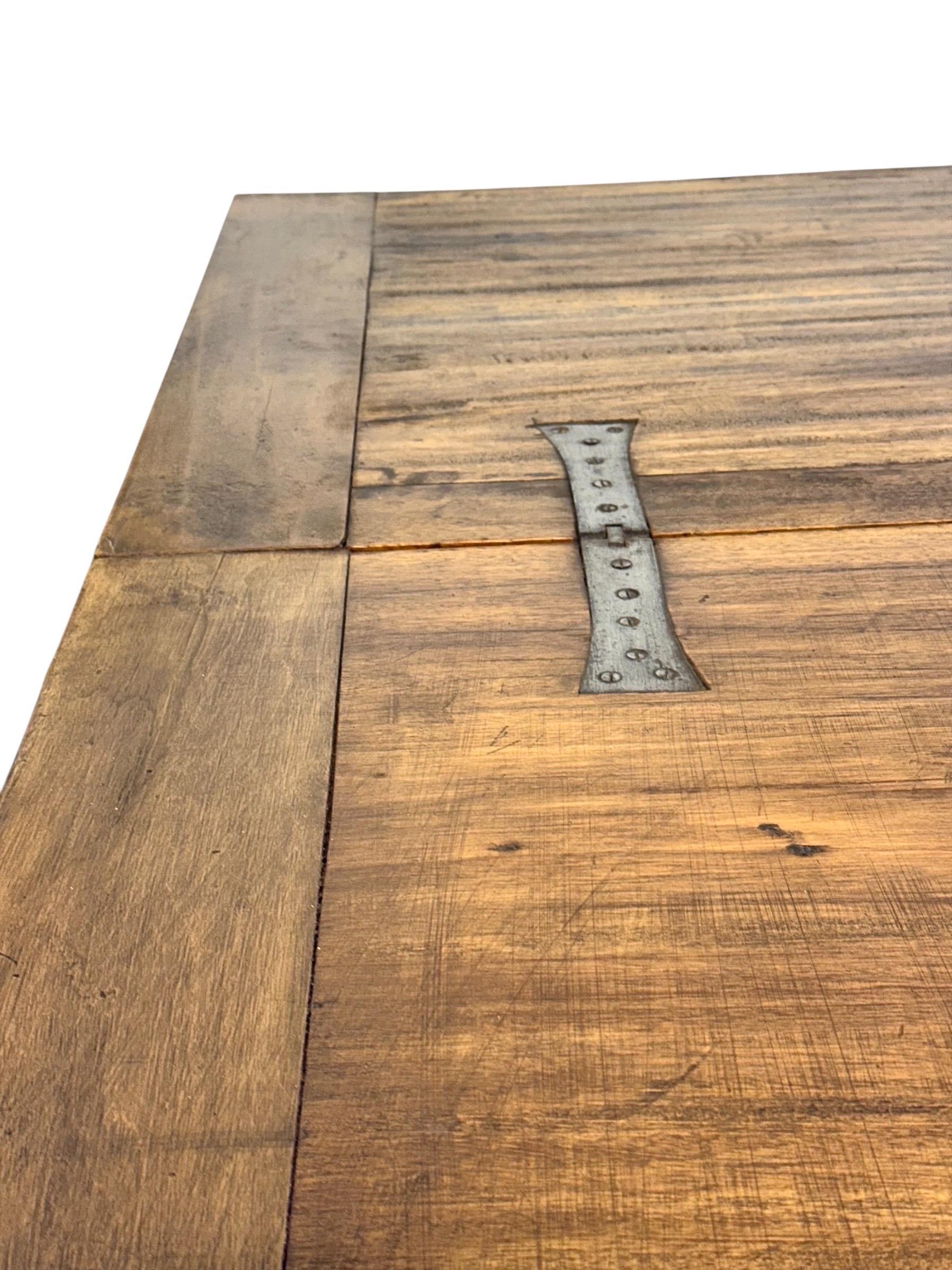 18th Century Louis XVI Walnut Table with Fluted Carvings For Sale 8